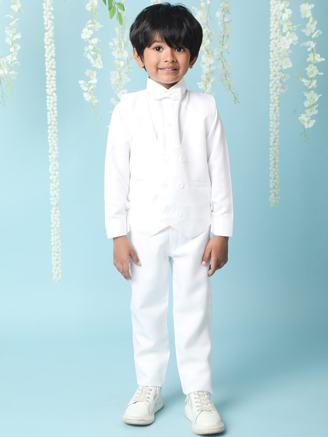 

KID1 4-Piece Double-Breasted Suit With Bow, White