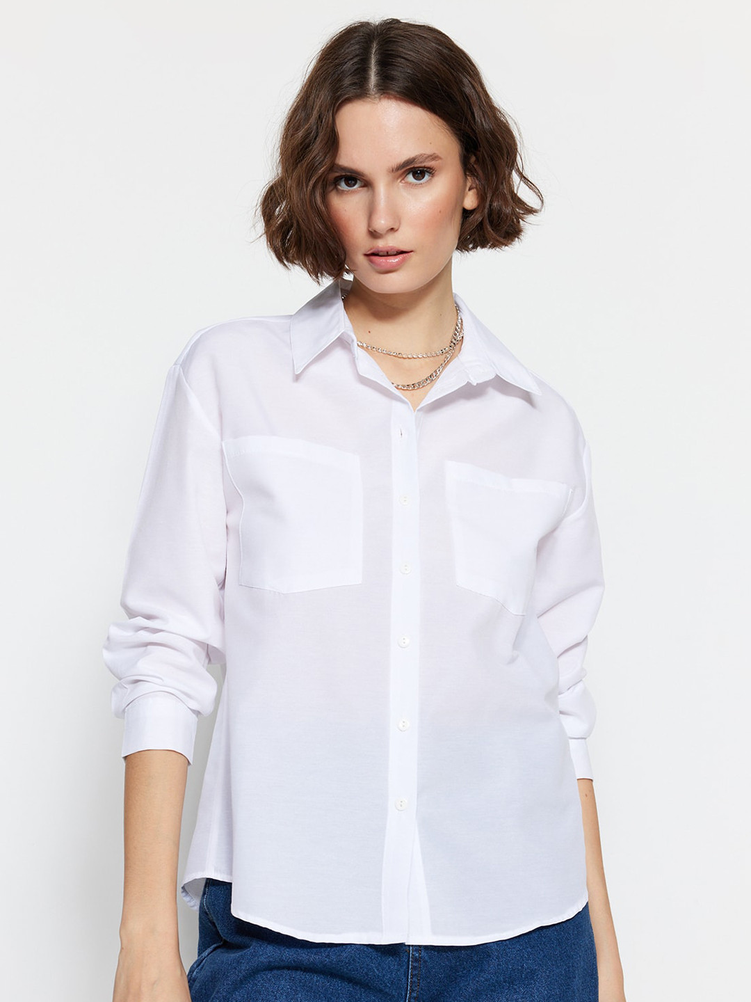 

Trendyol Spread Collar Contemporary Opaque Casual Shirt, White