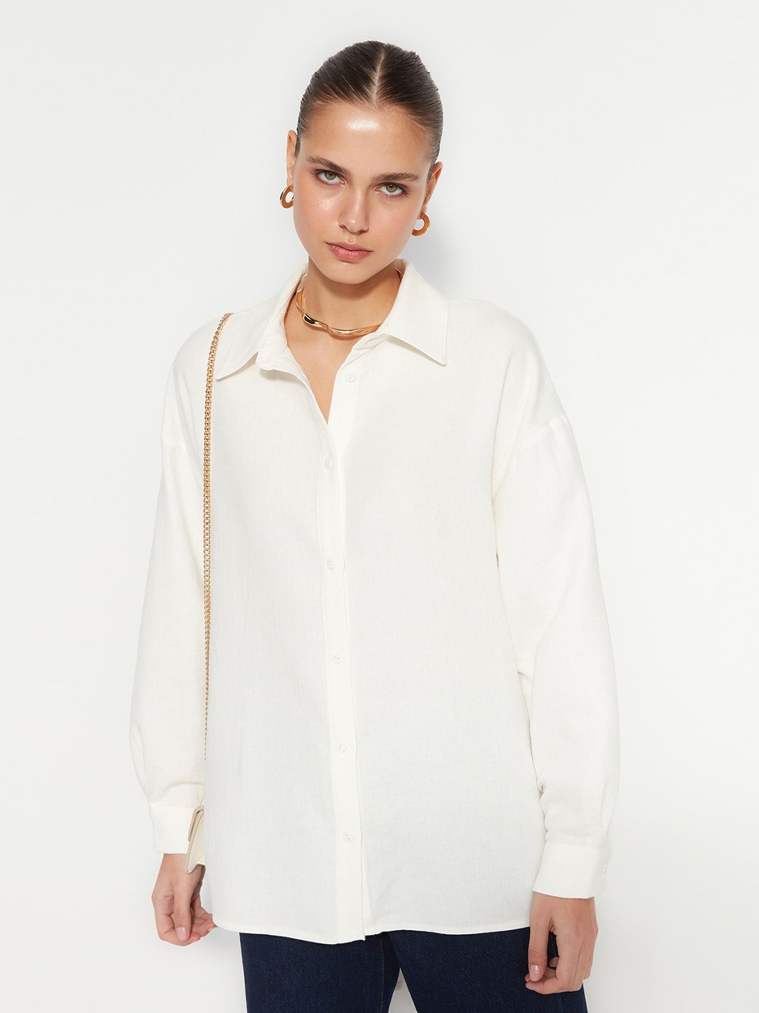 

Trendyol Contemporary Fit Spread Collar Pure Cotton Casual Shirt, White