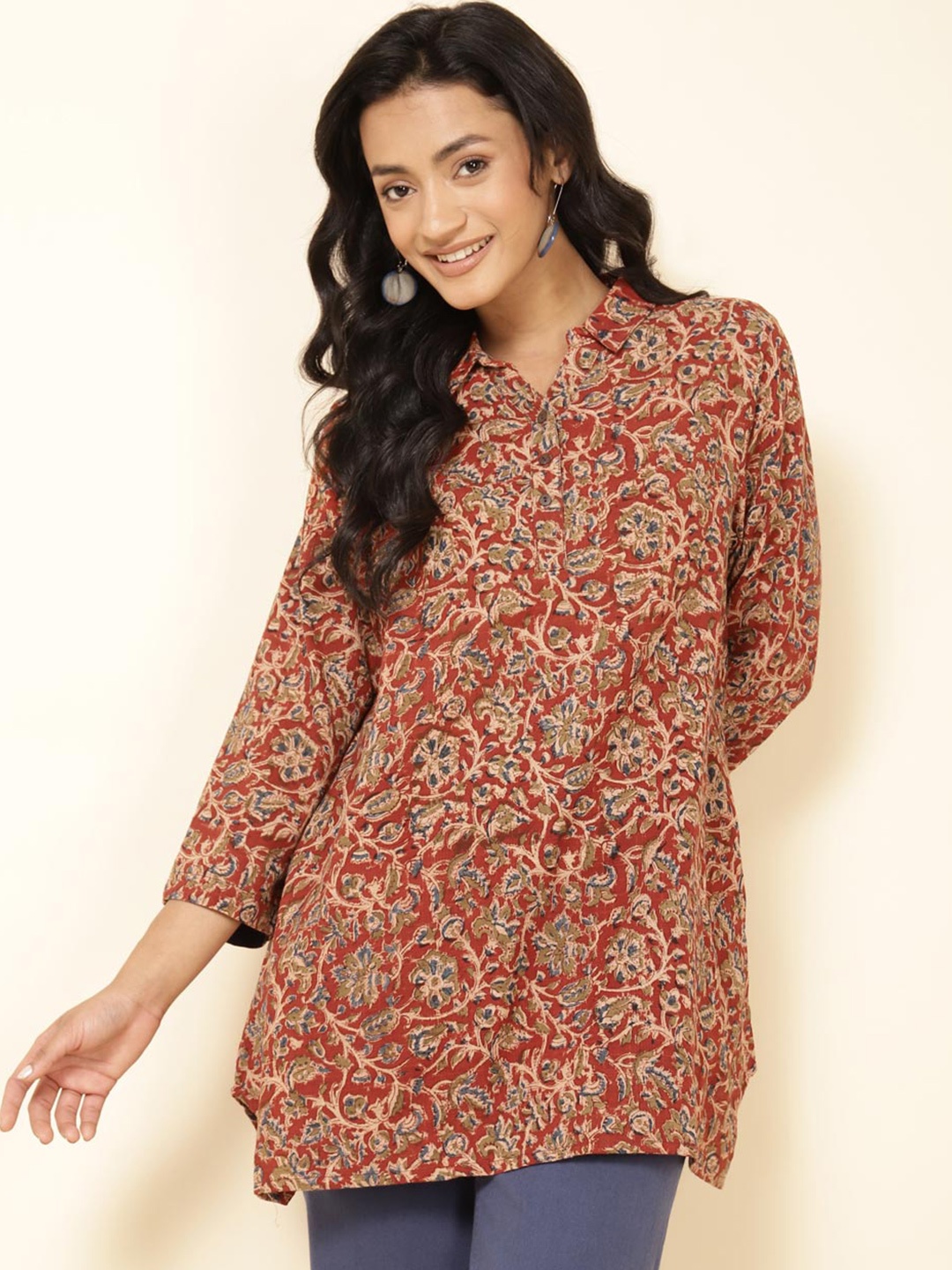 

Fabindia Shirt Collar Kalamkari Printed Cotton Tunic, Maroon