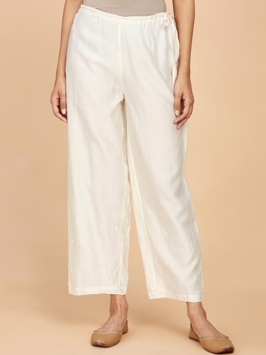 

Fabindia Women Mid Rise Plain Cotton Silk Cropped Trousers, White