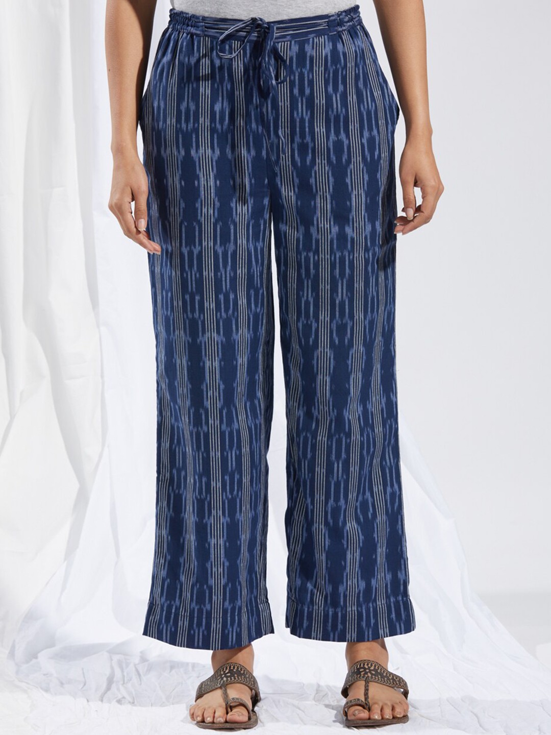 

Fabindia Women Striped Mid Rise Plain Cotton Cropped Trousers, Navy blue