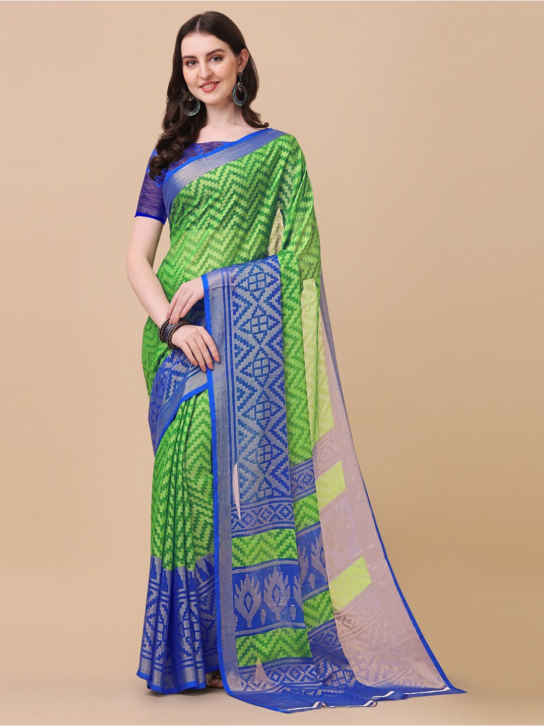 

VILLAGIUS Geometric Printed Zari Brasso Saree, Green