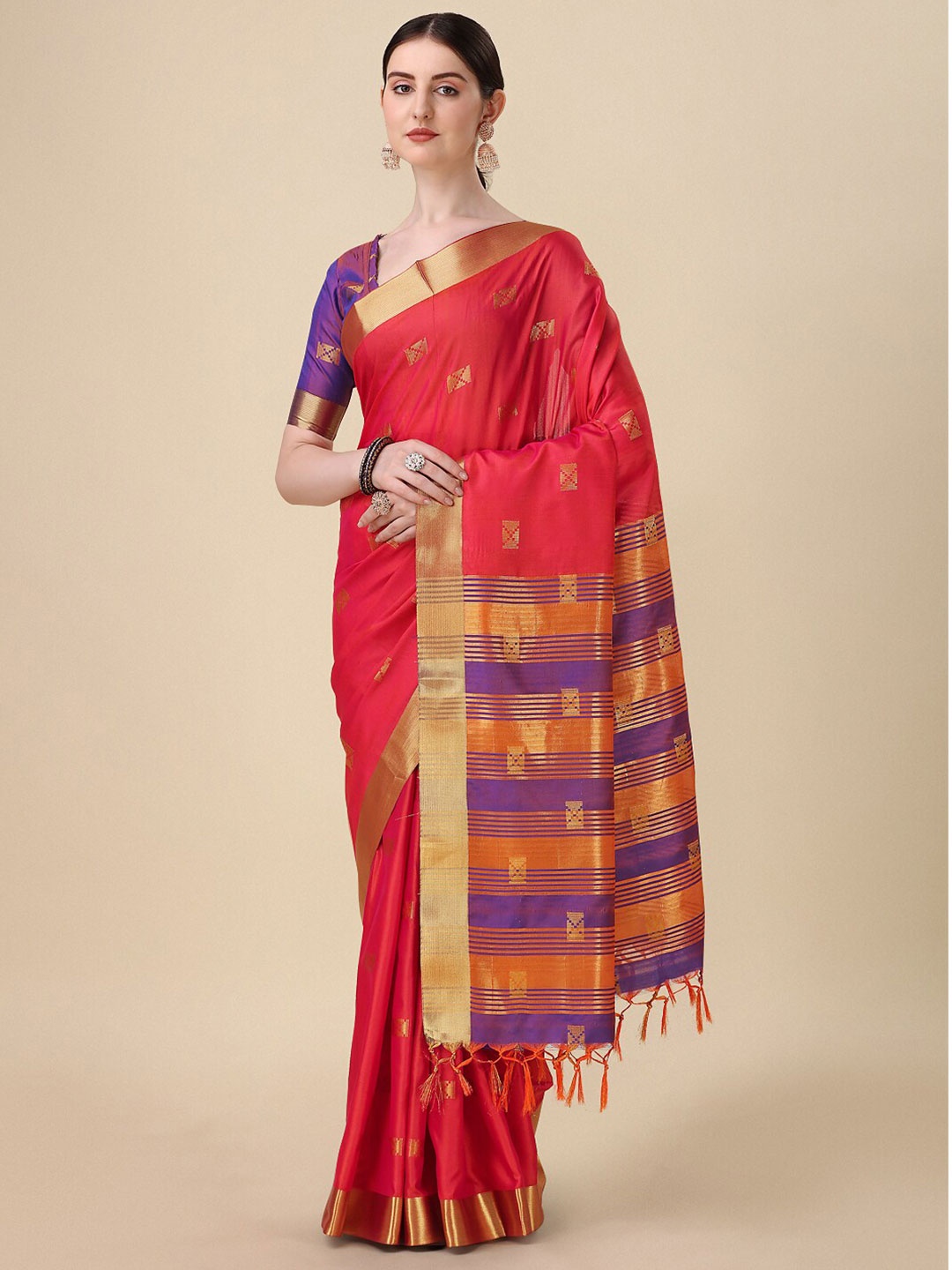 

VILLAGIUS Geometric Woven Design Zari Mysore Silk Saree, Red