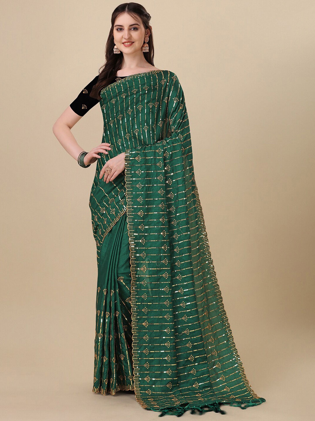 

VILLAGIUS Sequin Embellished Pure Silk Saree, Green