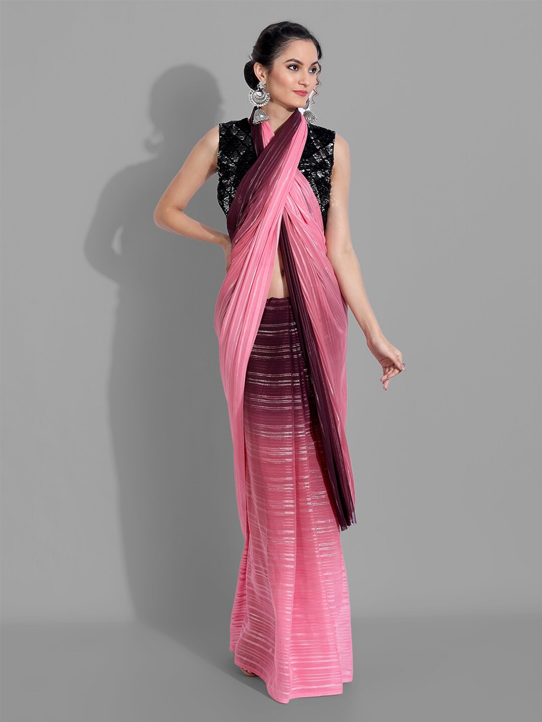 

VILLAGIUS Stiped Arani Saree, Pink