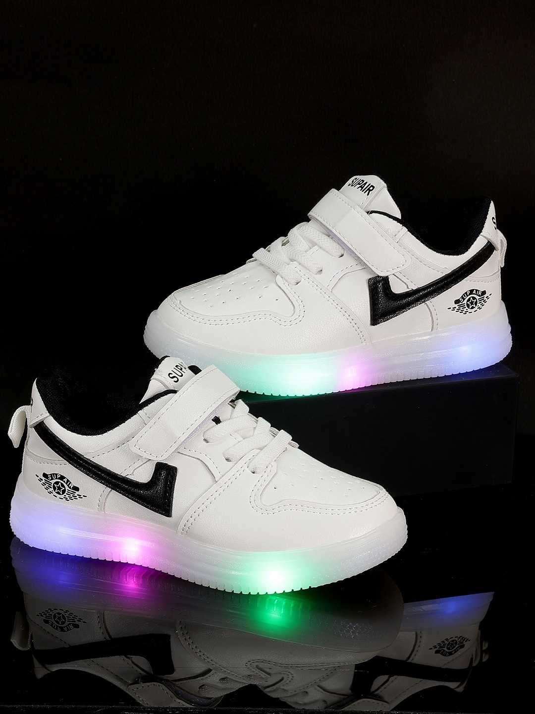 

PASSION PETALS Kids Colourblocked Lightweight LED Sneakers, White