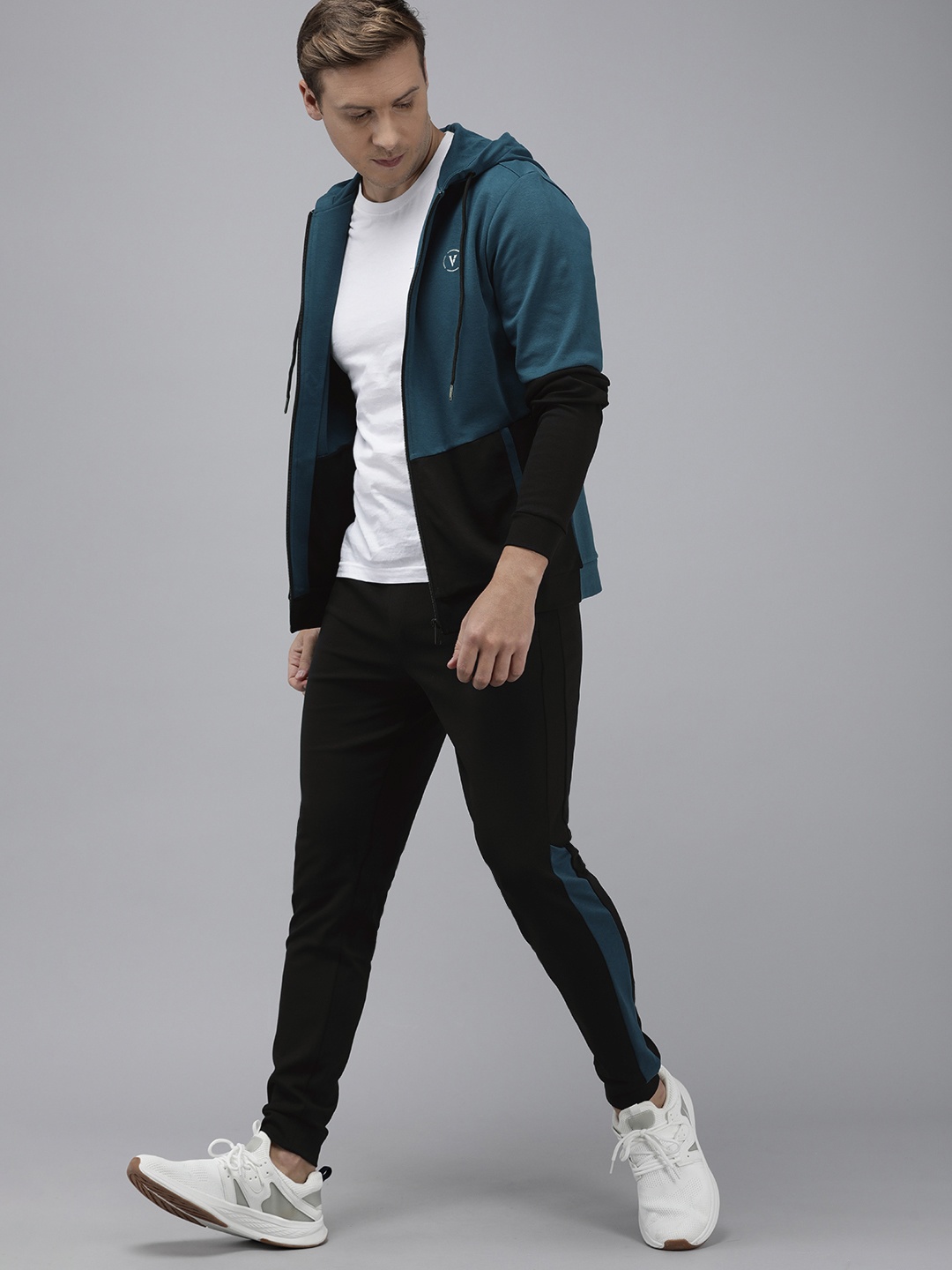

Van Heusen Flex Men Colourblocked Sports Tracksuit, Teal