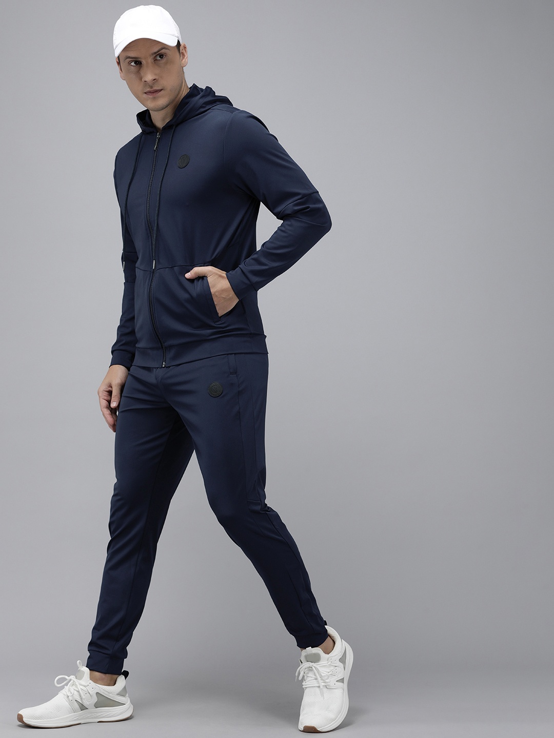 

Van Heusen Flex Men Solid Sports Tracksuit, Navy blue