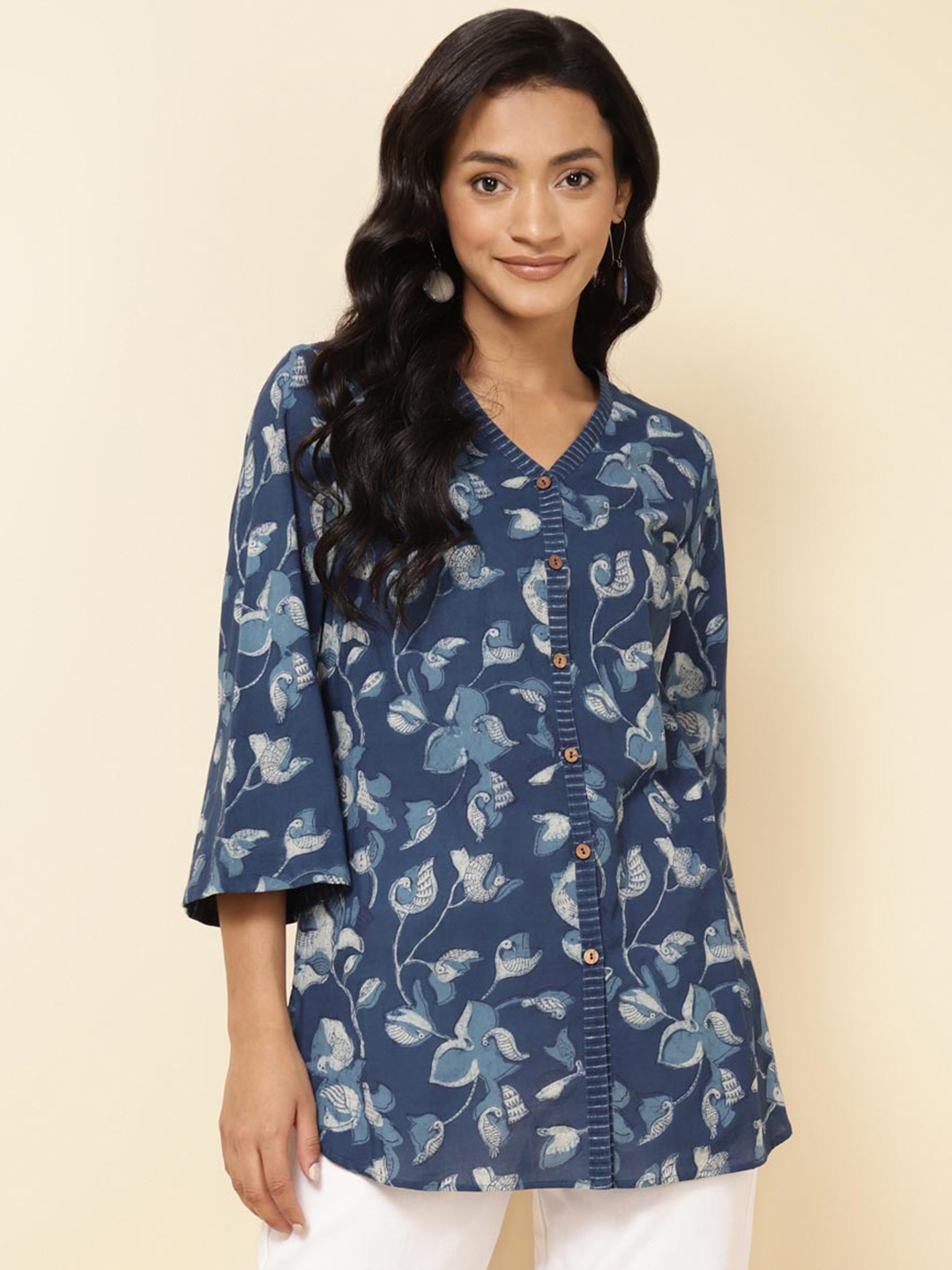 

Fabindia Floral Printed V-Neck Casual Cotton Tunics, Blue