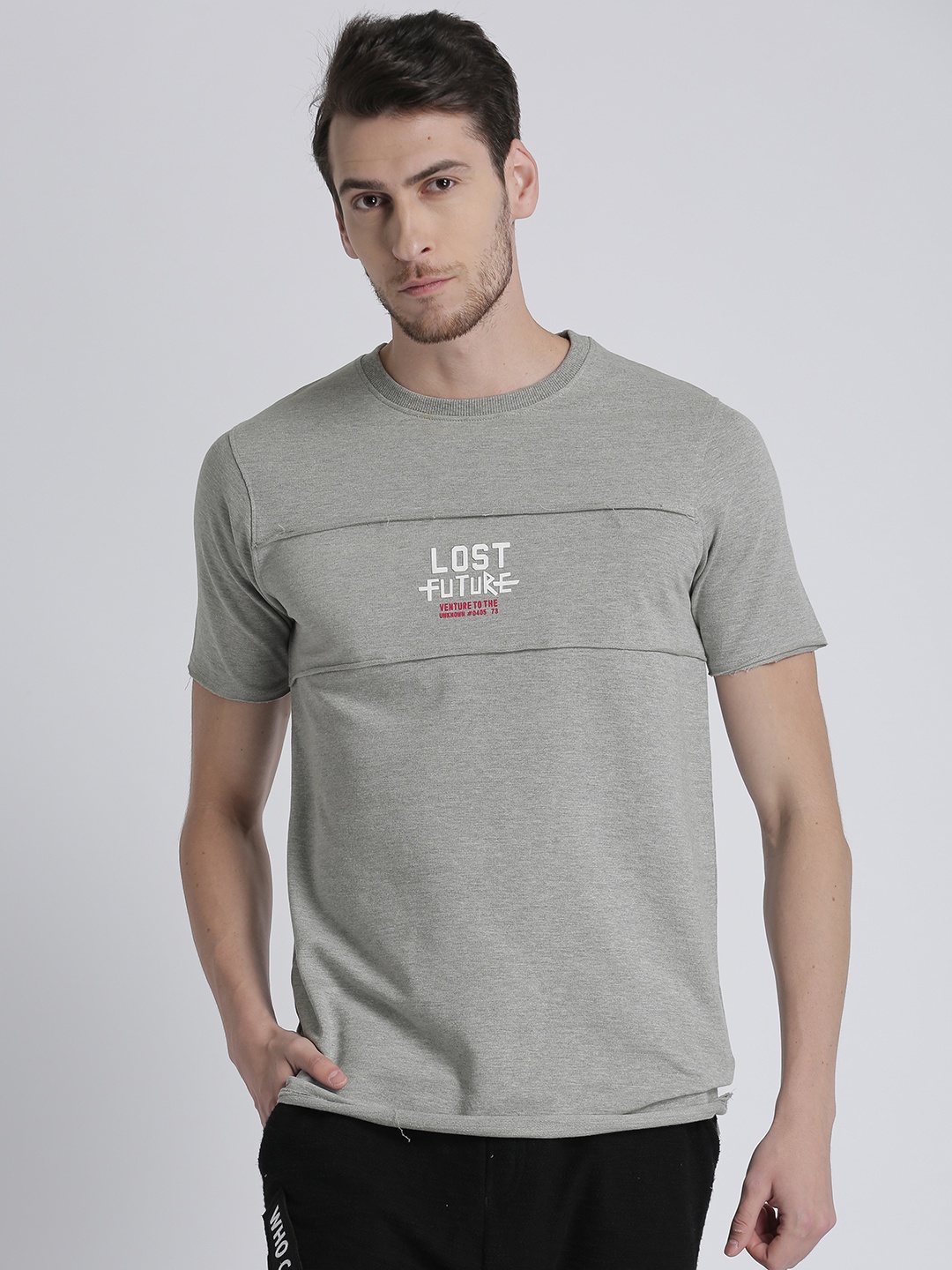 

Splash Men Grey Solid Round Neck Pure Cotton T-shirt