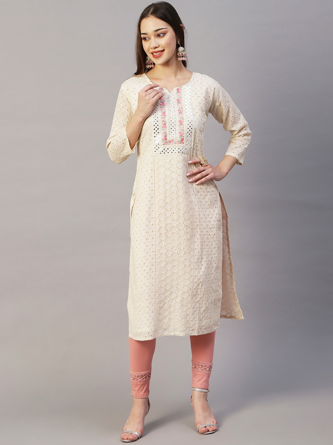 

FASHOR Off-White & Pink Ethnic Motifs Schiffili Mirror Work Cotton Kurta