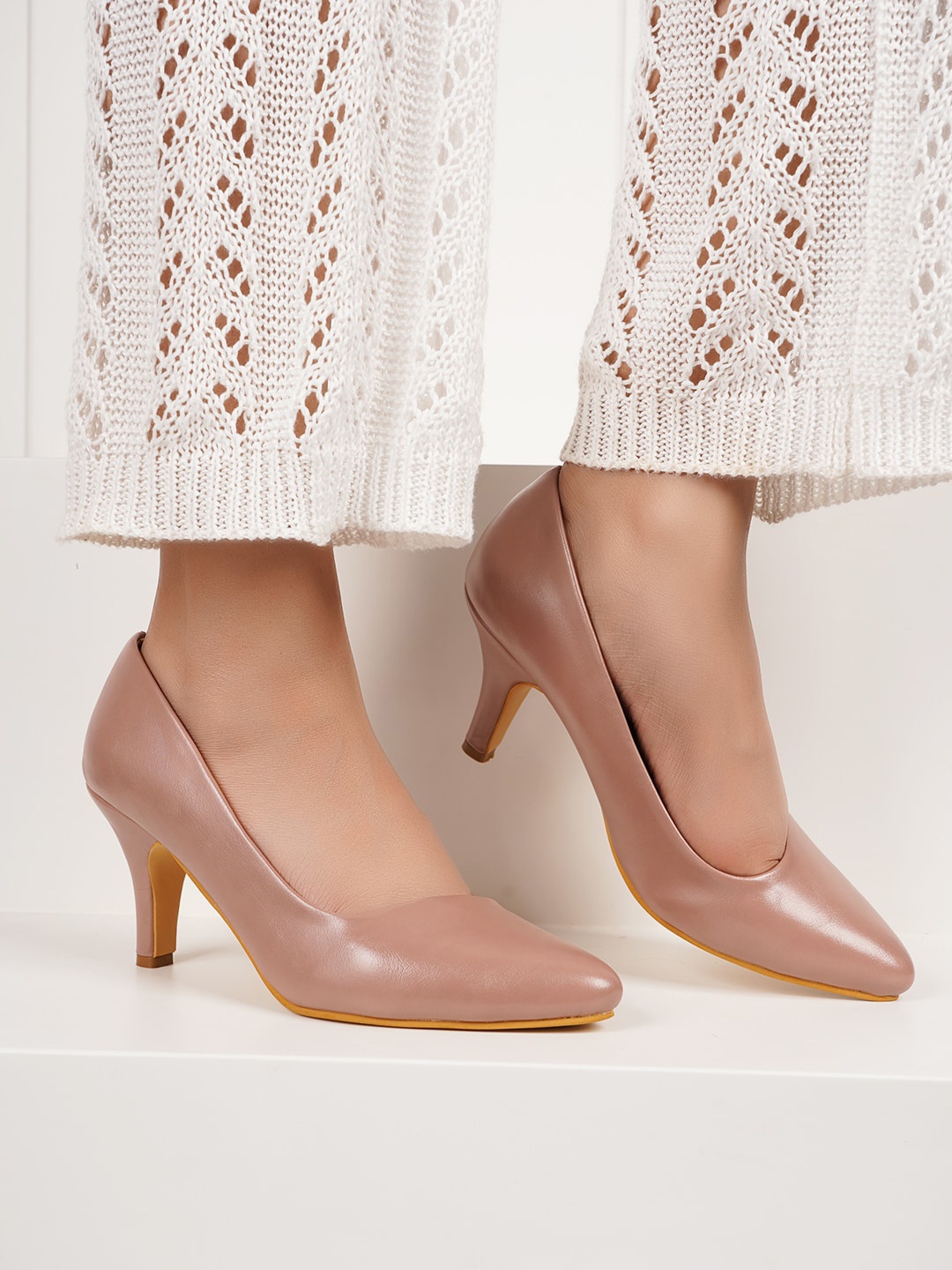 

DressBerry Nude-Coloured Pointed Toe Slim Pumps