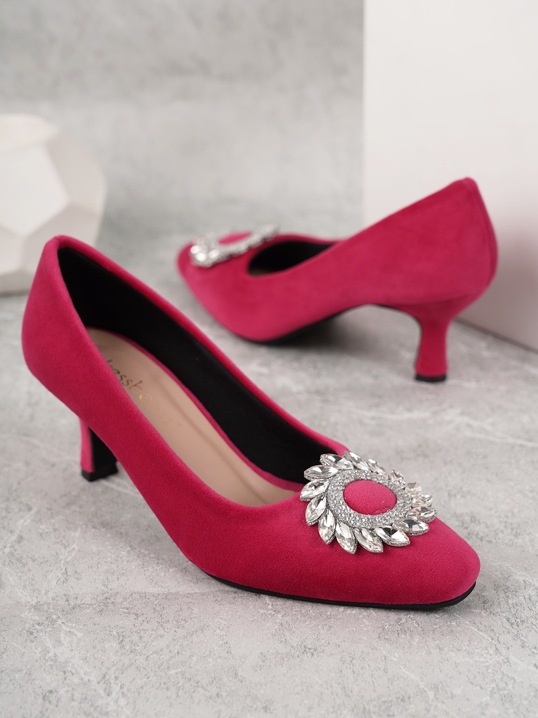 

DressBerry Pink & Silver Coloured Pointed Toe Embellished Kitten Pumps
