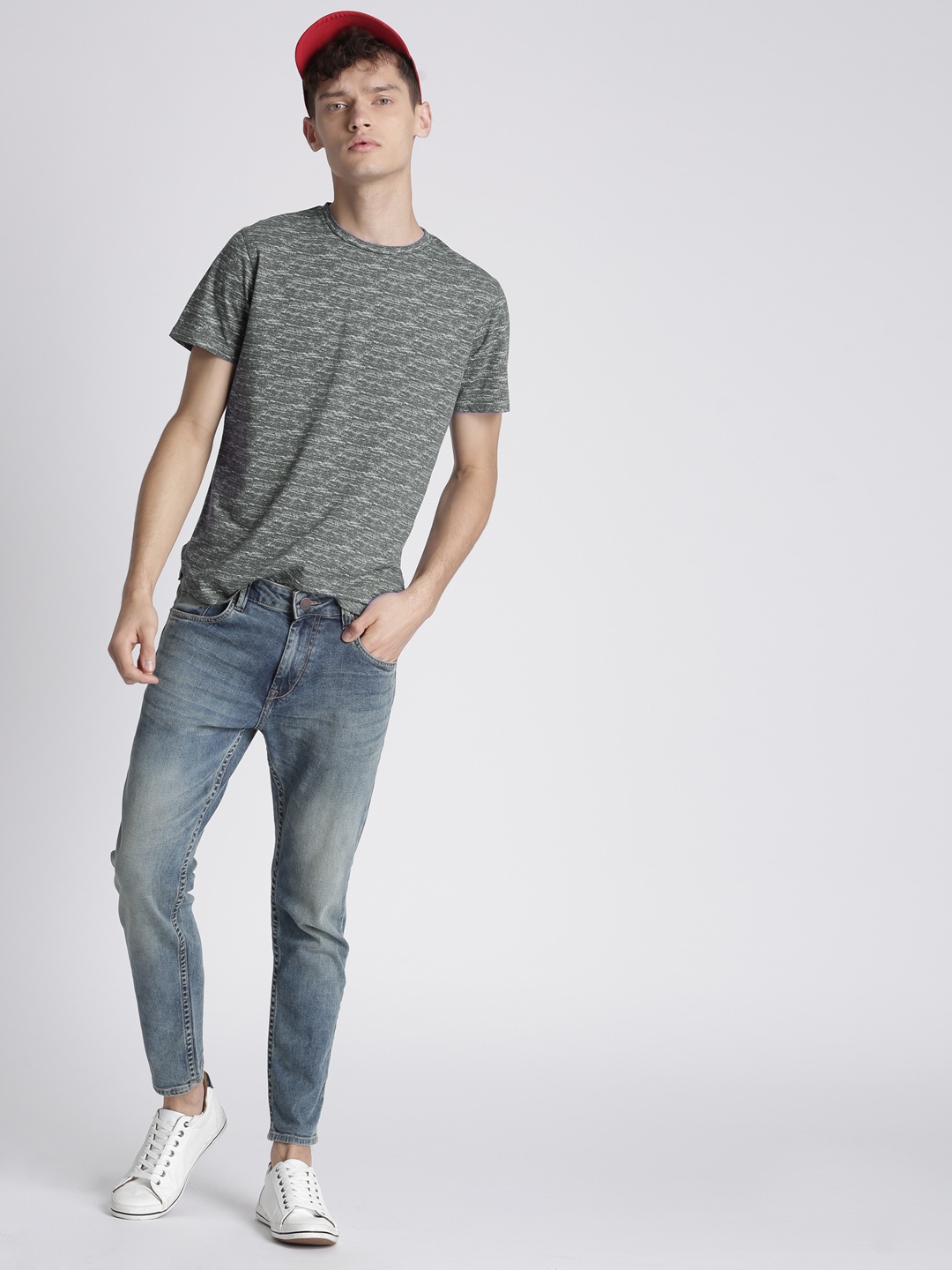 

Splash Men Grey Slim Fit Printed Round Neck T-shirt