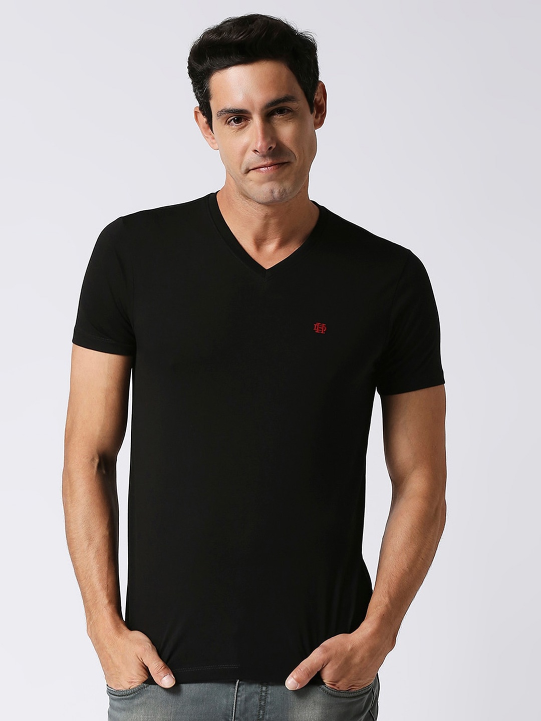 

DRAGON HILL V-Neck Slim Fit Cotton T-shirt, Black