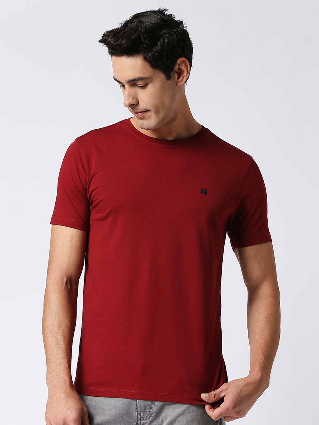 

DRAGON HILL Round Neck Slim Fit T-shirt, Red