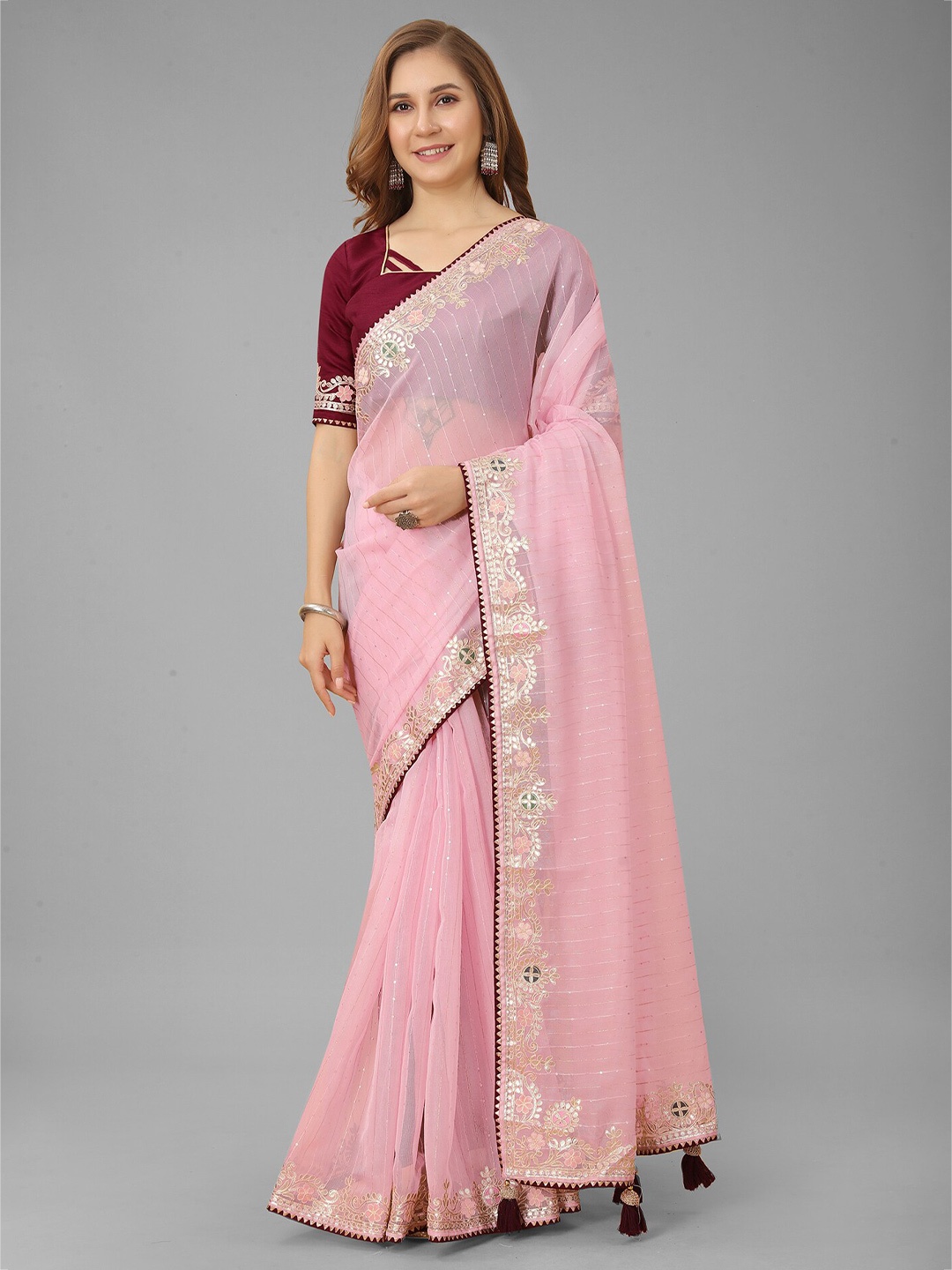 

N N ENTERPRISE Embellished Sequinned Net Saree, Pink