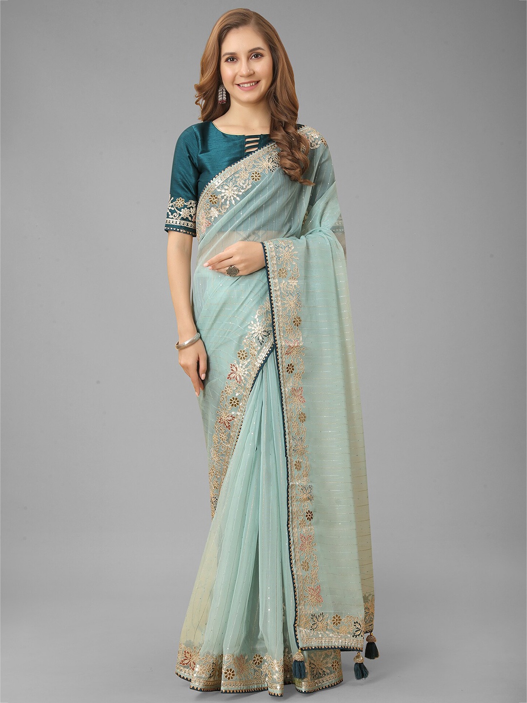 

N N ENTERPRISE Embellished Sequinned Net Saree, Sea green