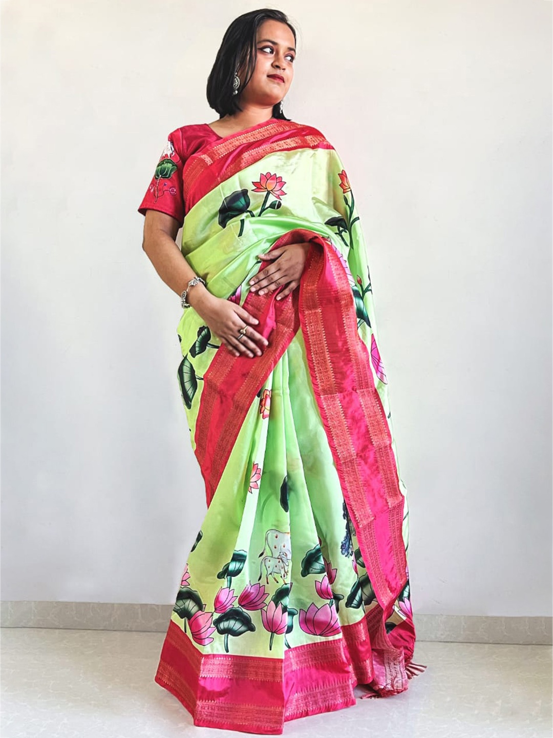 

Apaapi Threads of glory Floral Woven Design Zari Saree, Green