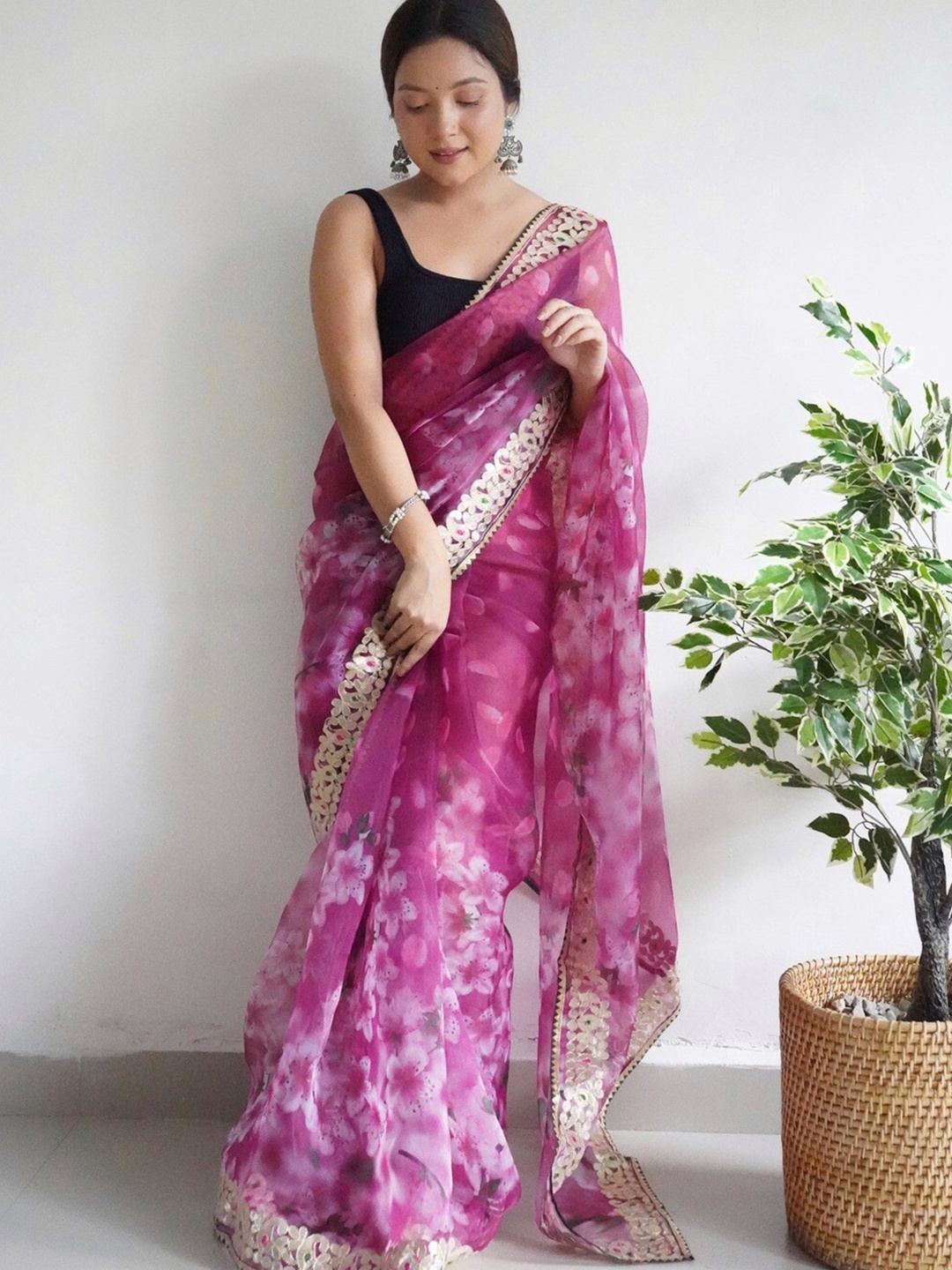 

Atulyam Tex World Floral Printed Embroidered Organza Saree, Pink