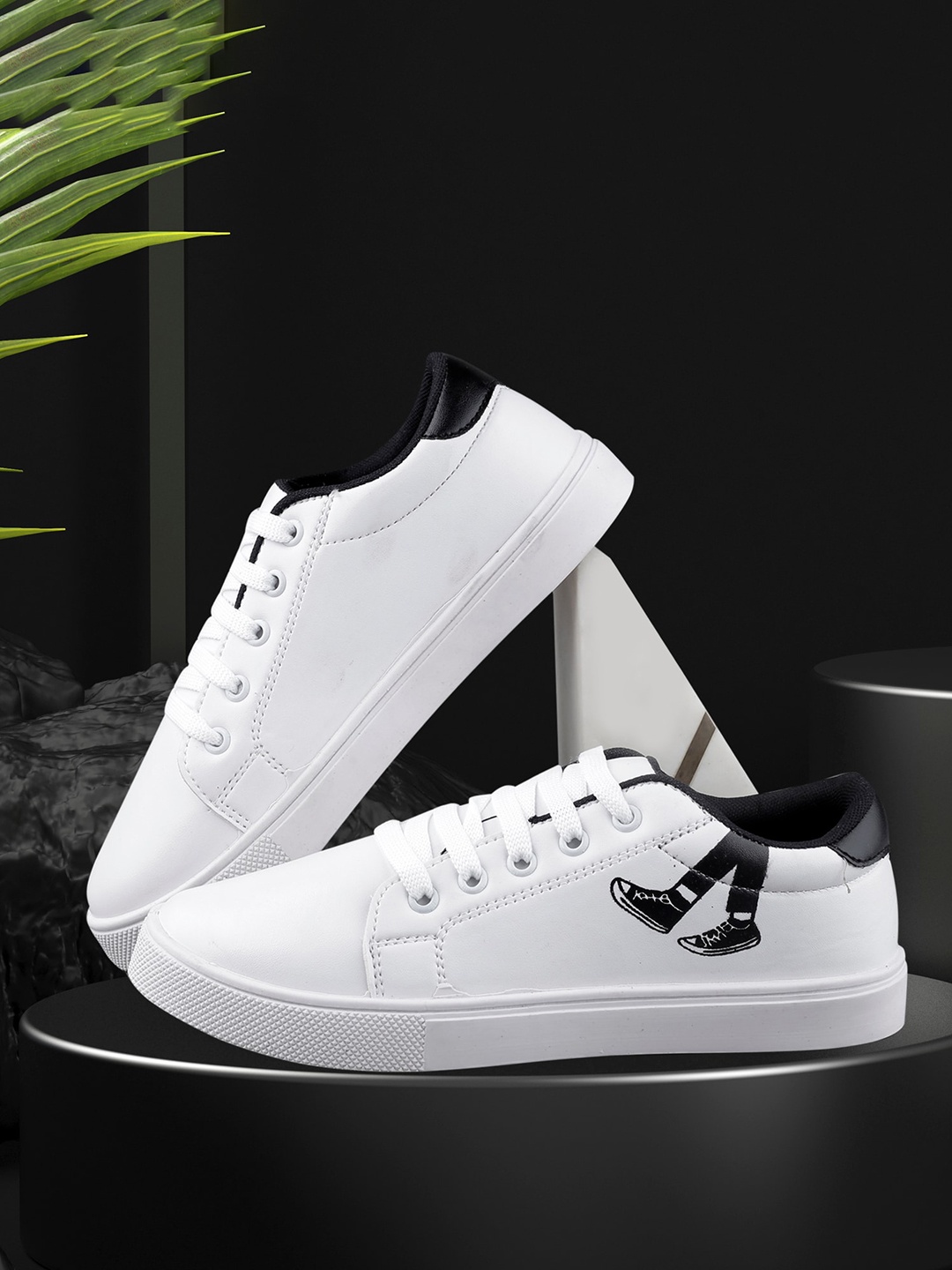 

sneakers villa Women Printed Sneakers, White
