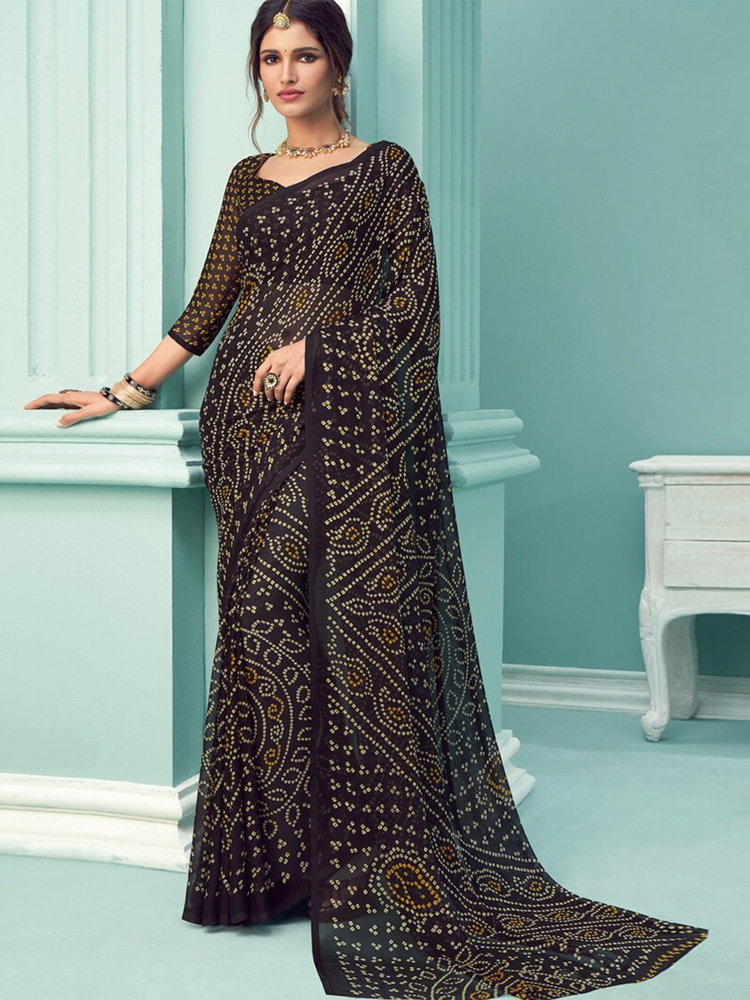 

DIVASTRI Bandhani Printed Pure Chiffon Saree, Black