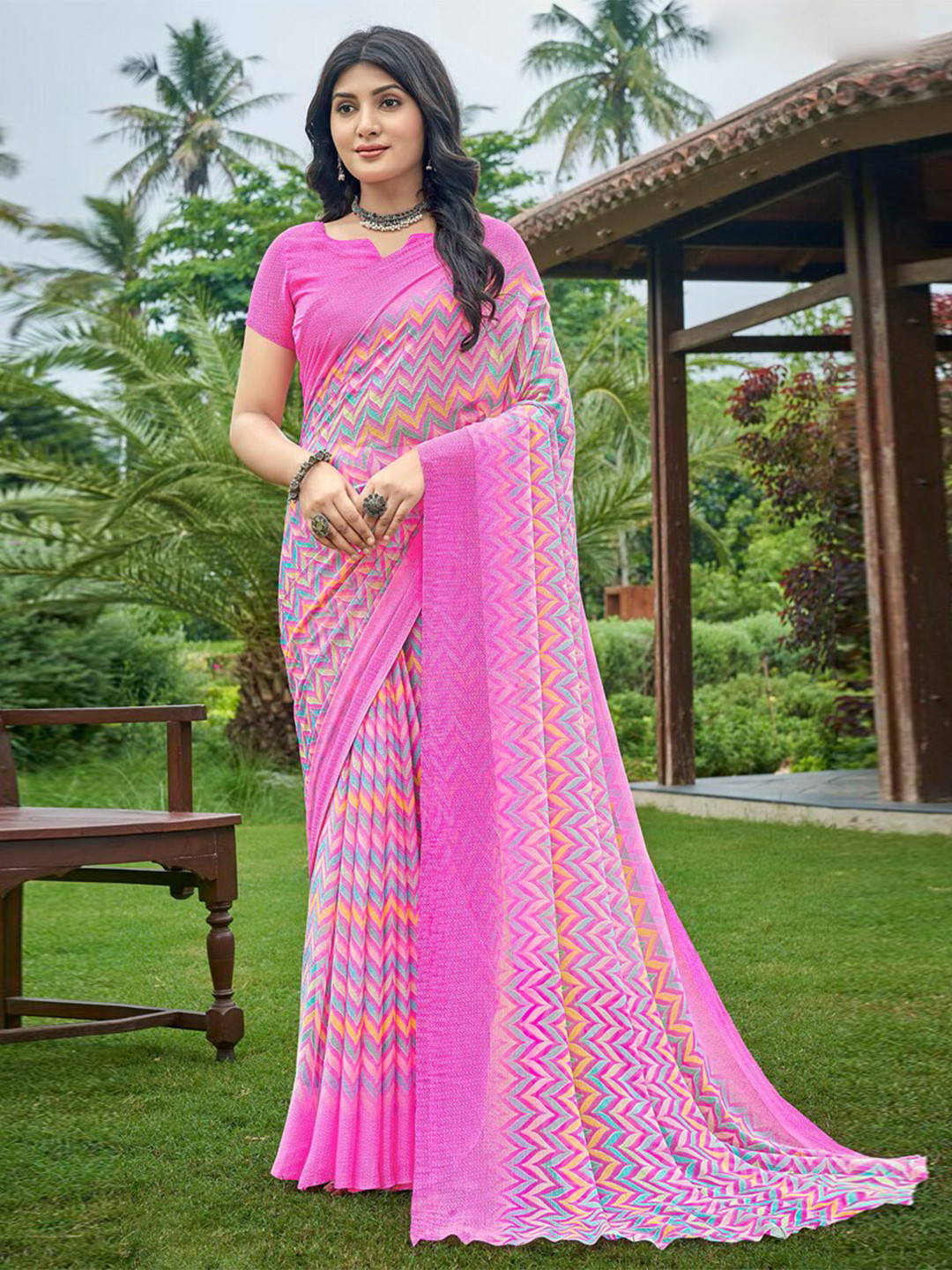 

DIVASTRI Geometric Printed Pure Chiffon Saree, Pink