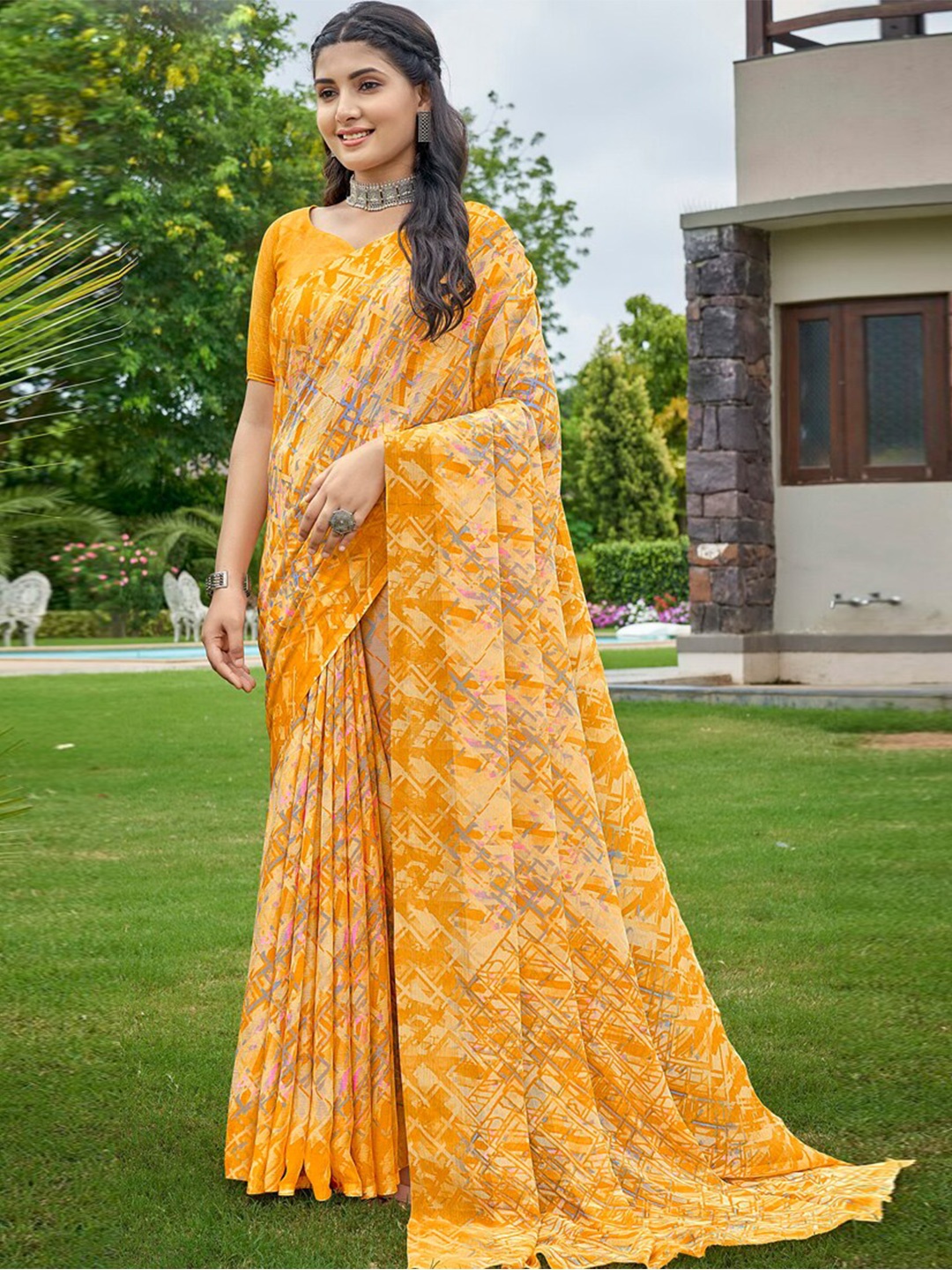

DIVASTRI Geometric Printed Pure Chiffon Saree, Yellow