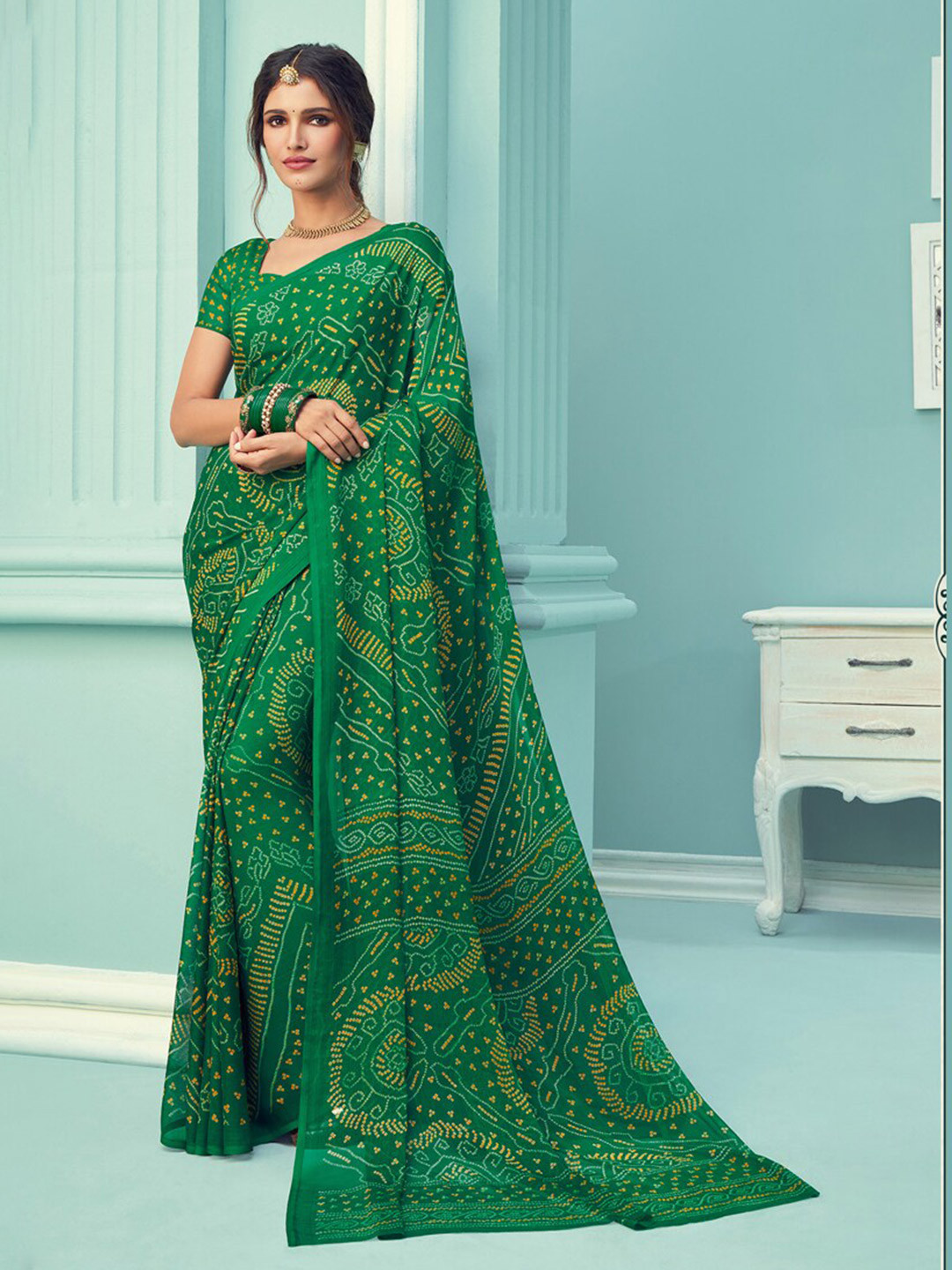 

DIVASTRI Bandhani Pure Chiffon Saree, Green