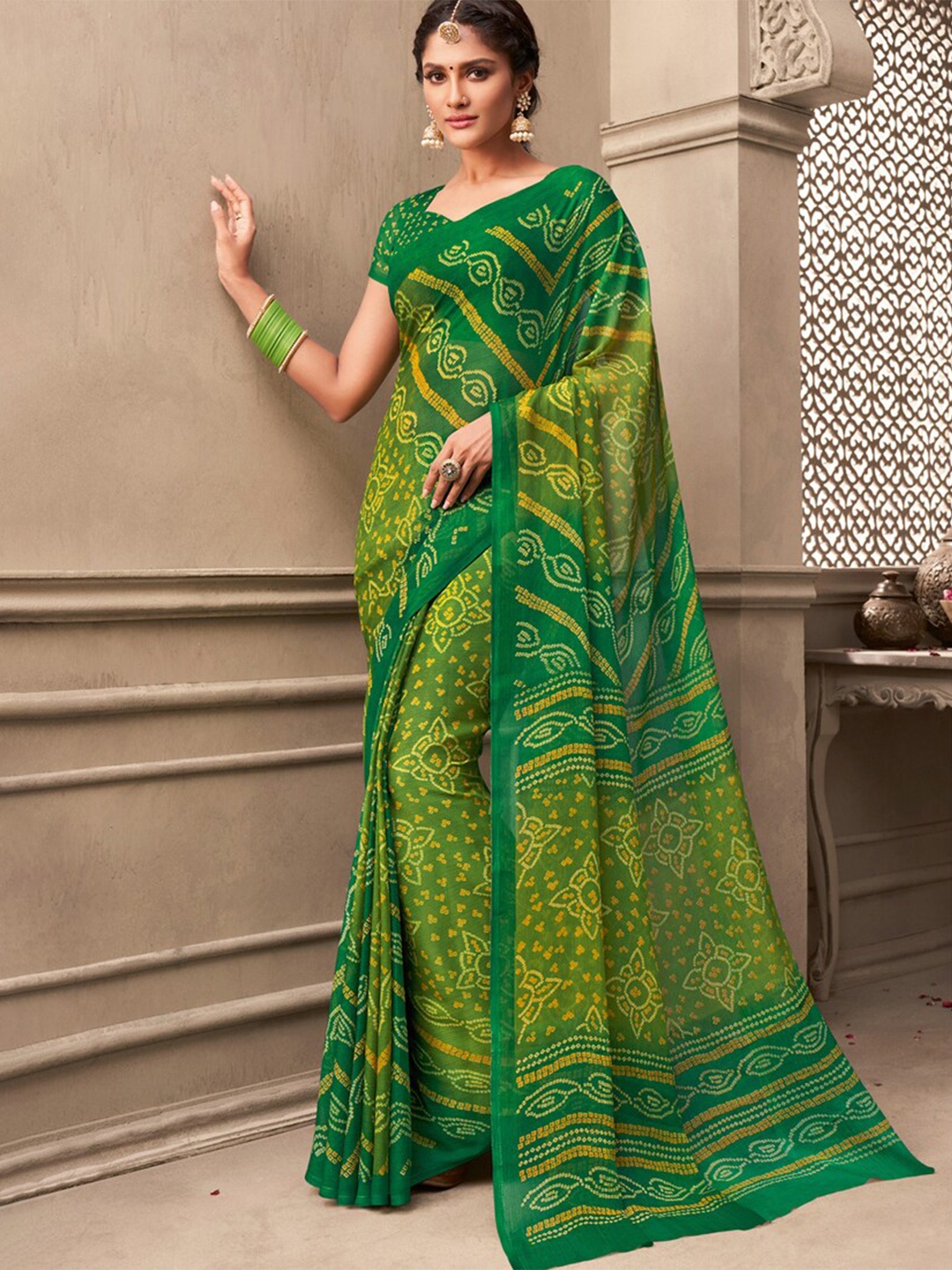 

DIVASTRI Bandhani Pure Chiffon Saree, Green