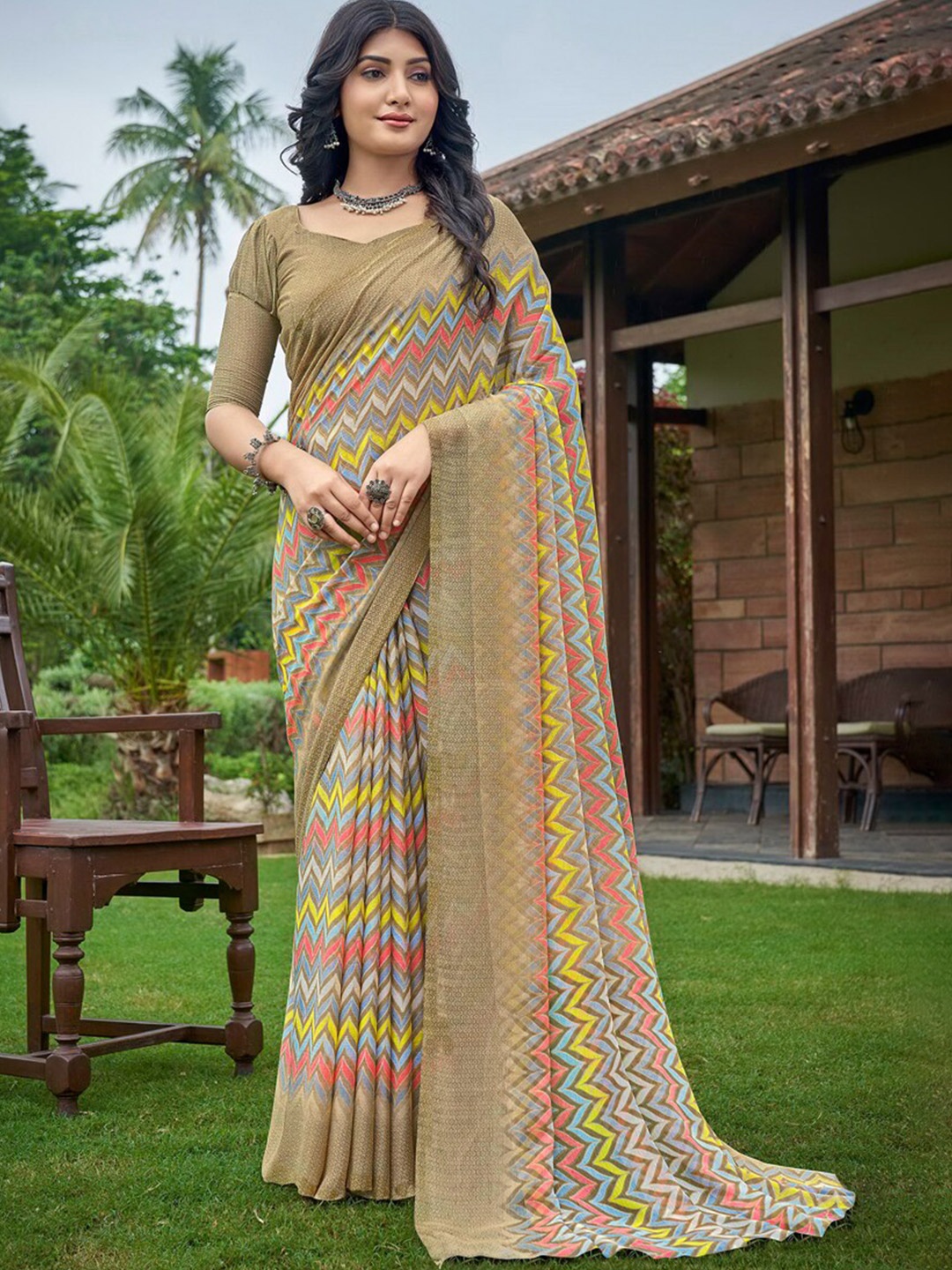 

DIVASTRI Geometric Printed Pure Chiffon Saree, Beige