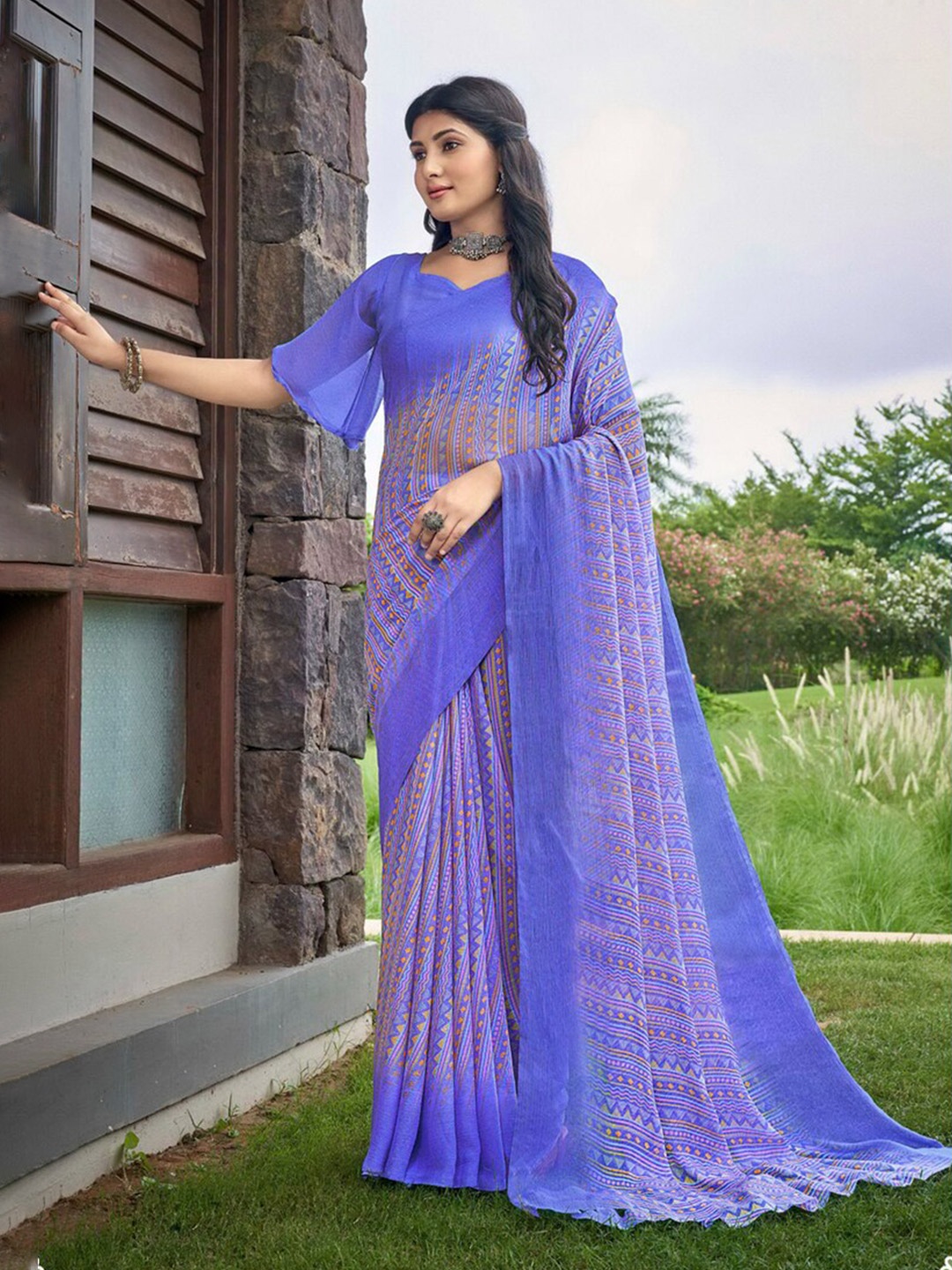 

DIVASTRI Geometric Printed Pure Chiffon Saree, Violet