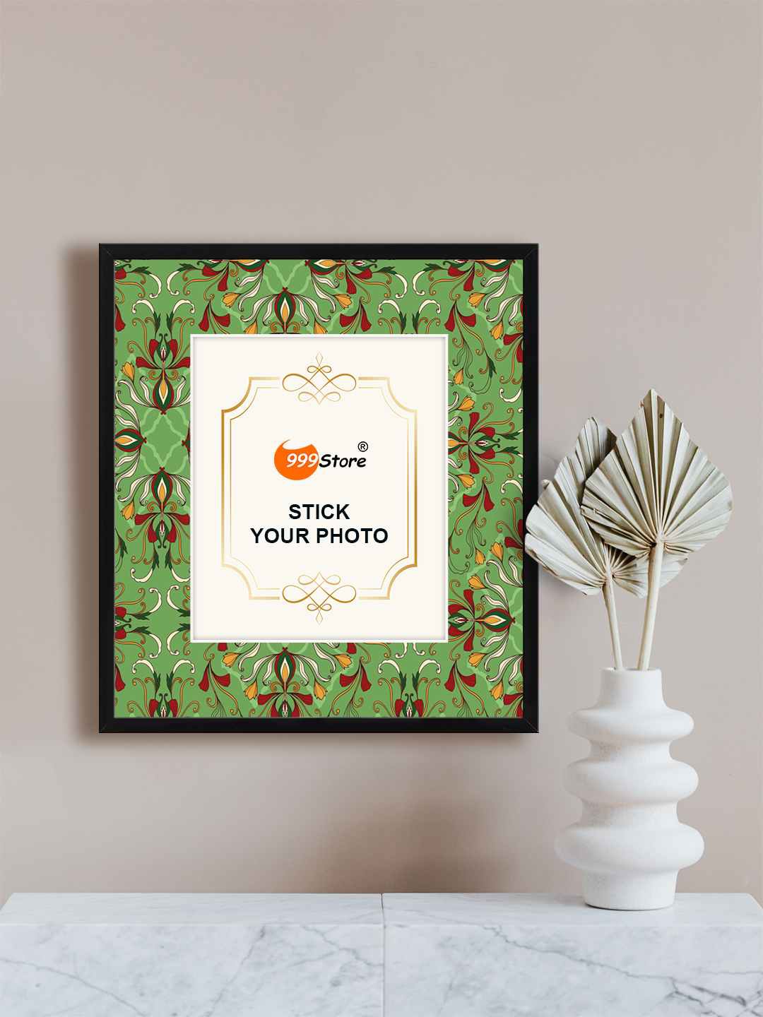 

999Store Green & Red Printed Wall Hanging Photo Frame