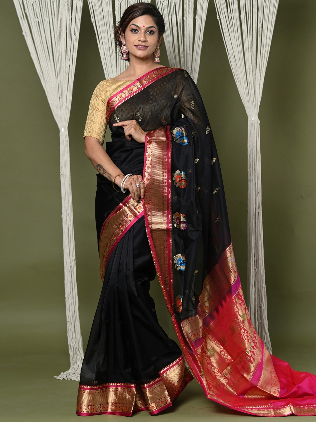 

Very Much Indian Floral Woven Design Zari Pure Cotton Paithani Saree, Black
