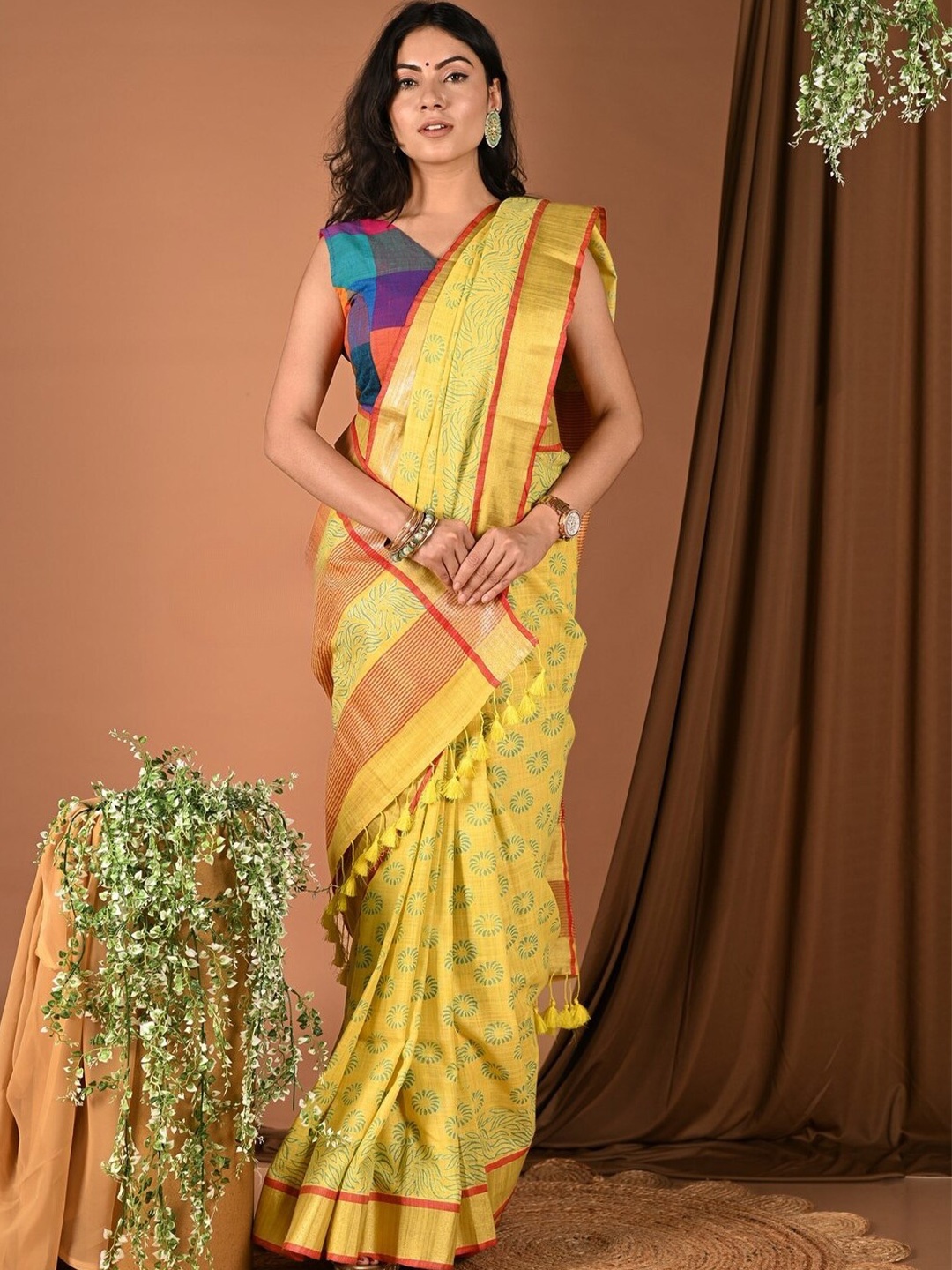 

Very Much Indian Ethnic Motifs Zari Pure Cotton Handloom Saree, Yellow