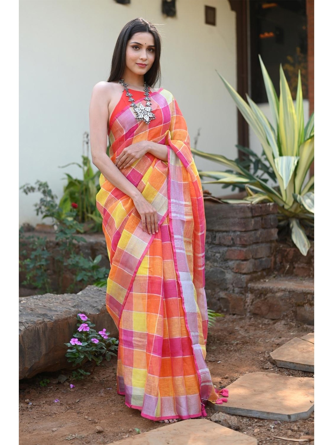 

Very Much Indian Checked Zari Pure Linen Saree, Yellow