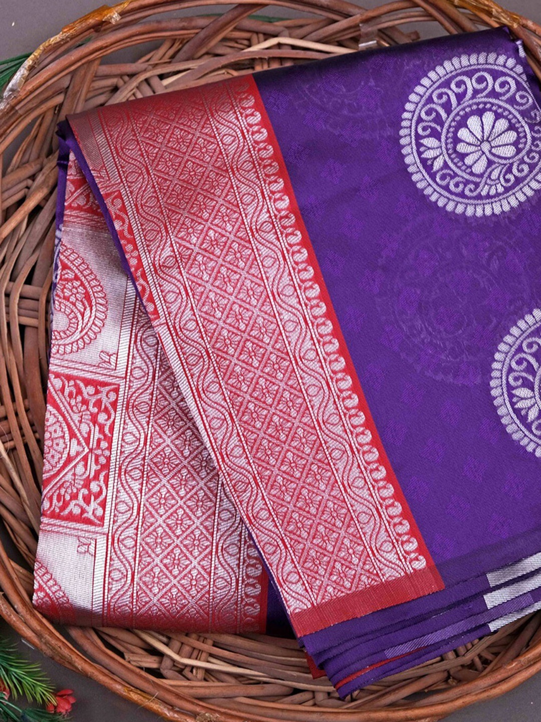 

MORLY Floral Woven Design Zari Kanjeevaram Saree, Purple