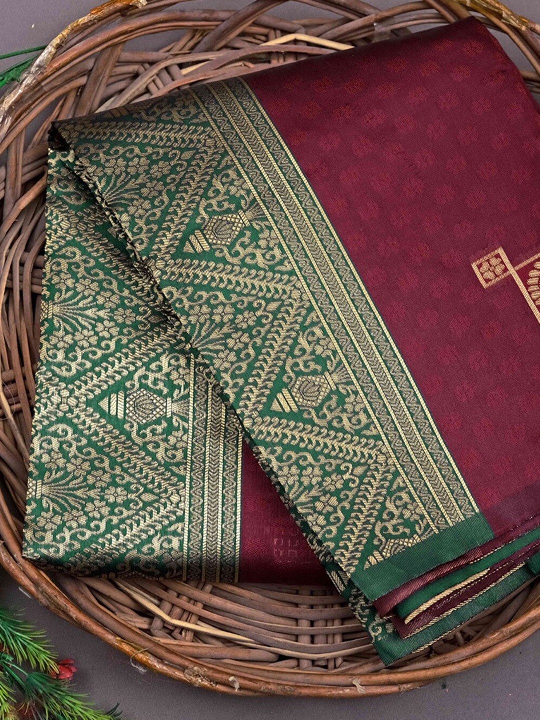 

MORLY Woven Design Zari Kanjeevaram Saree, Maroon