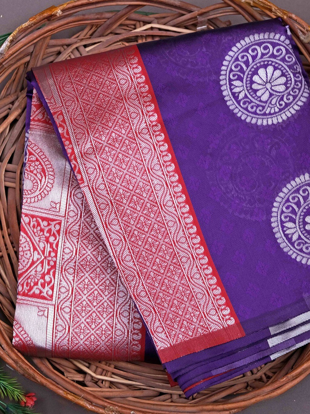

MORLY Floral Woven Design Zari Kanjeevaram Saree, Purple