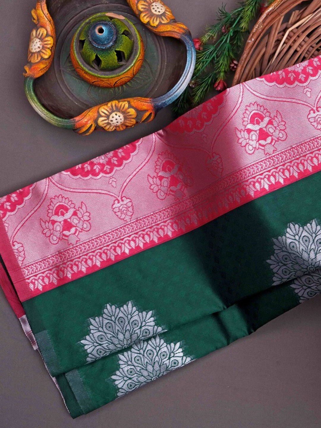 

MORLY Floral Woven Design Zari Kanjeevaram Saree, Green