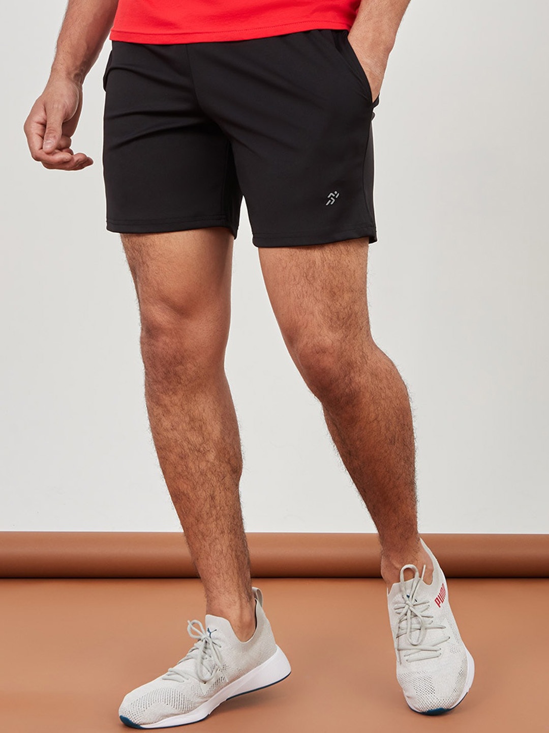 

Styli Men Solid Slim Fit Mid-Rise Knitted Active Running Shorts, Black