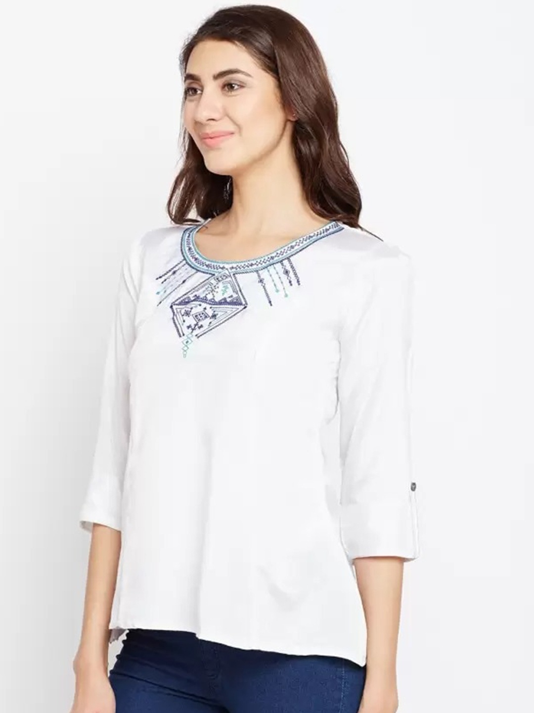 

Span Geometric Yoke Design Thread Work Kurti, White