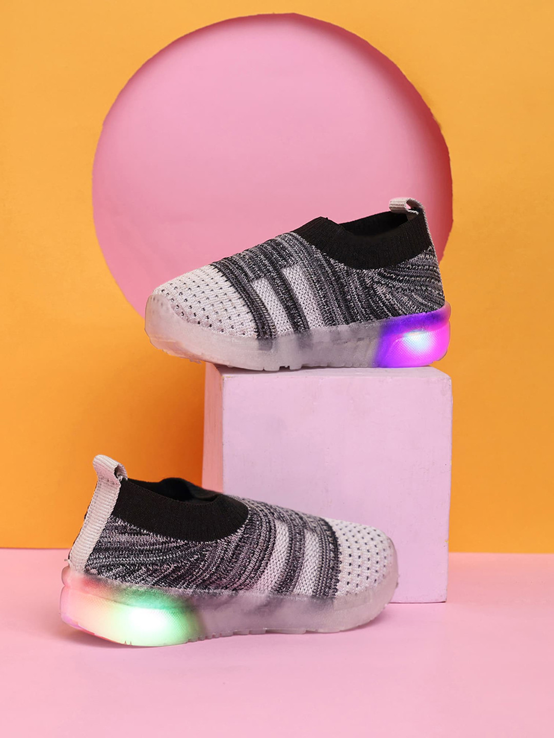 

CHiU Kids Woven Design Comfort Insole Mesh Lightweight LED Contrast Sole Slip-On Sneakers, Black