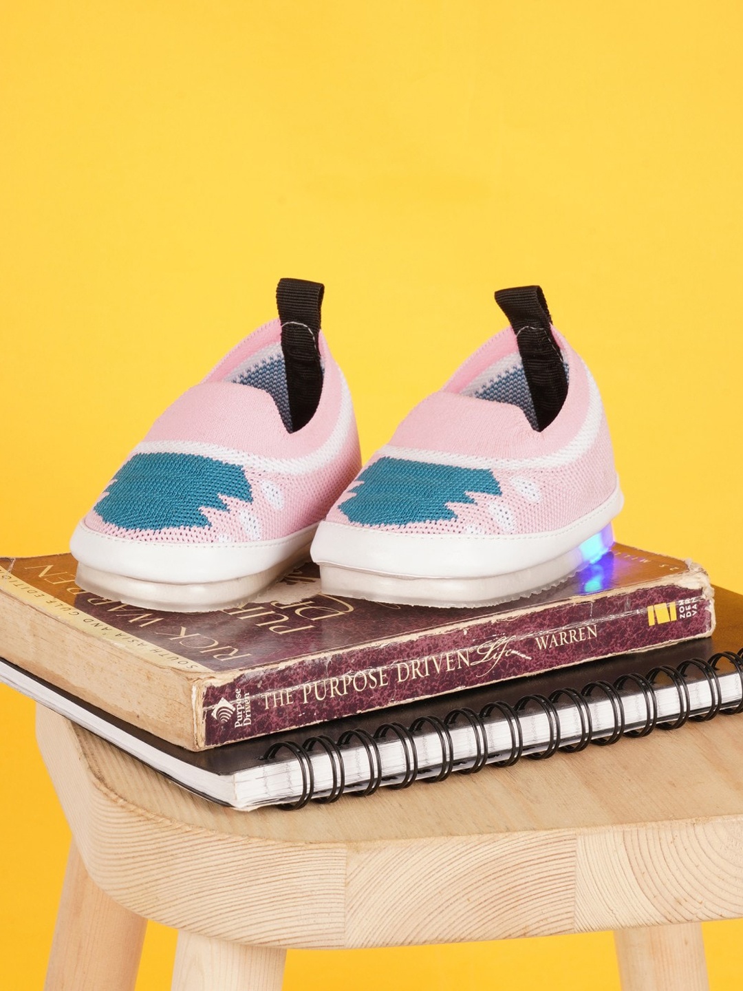 CHiU Infants Woven Design Lightweight LED Slip-On Sneakers, Pink