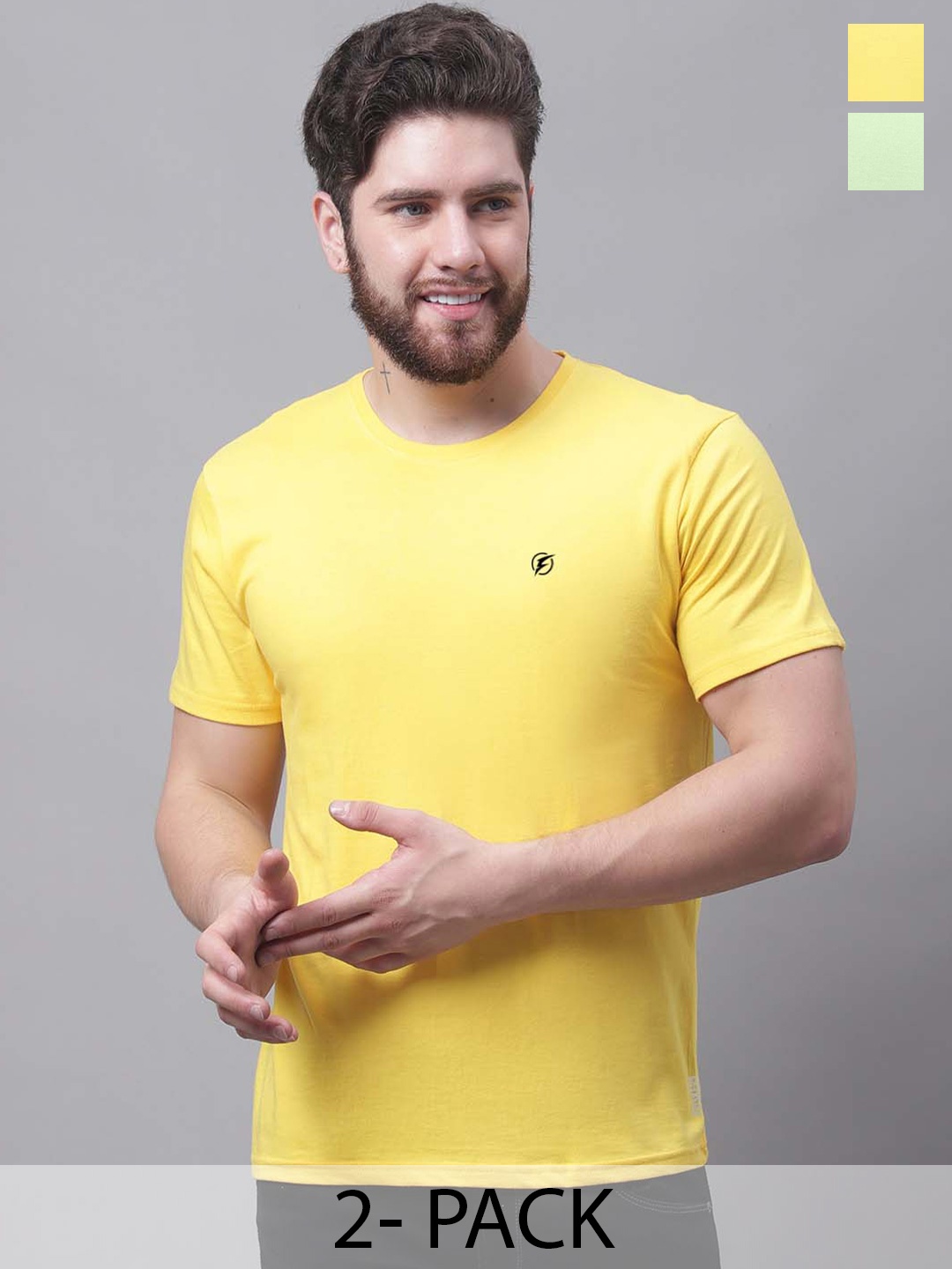 

Friskers Men Yellow 2 Pockets Slim Fit T-shirt