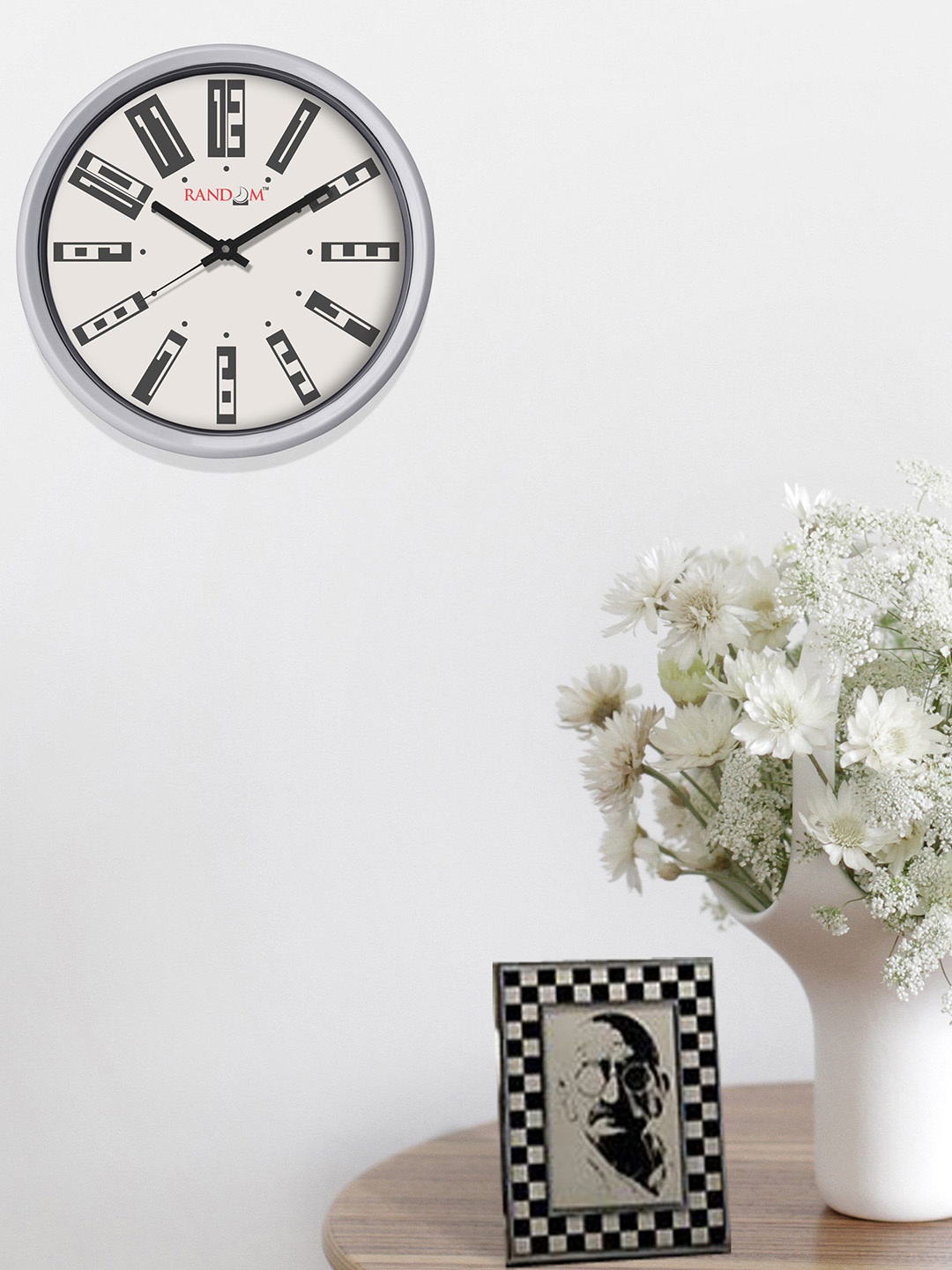 

RANDOM White Round Solid Analogue Wall Clock