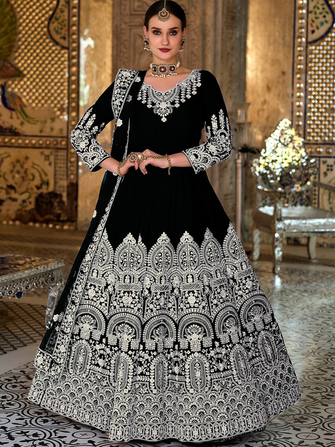 

ODETTE Ethnic Motifs Embroidered Velvet Kurta With Trousers & Dupatta, Black