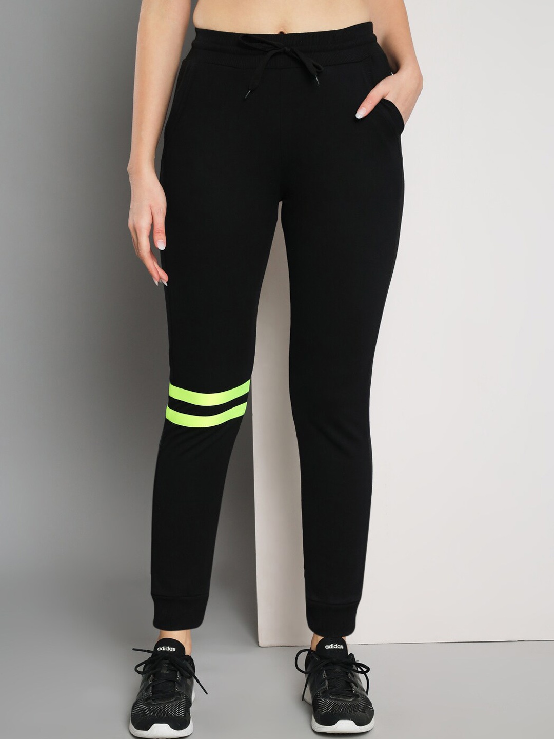 

Q-rious Women Mid-Rise Pure Cotton Joggers, Black