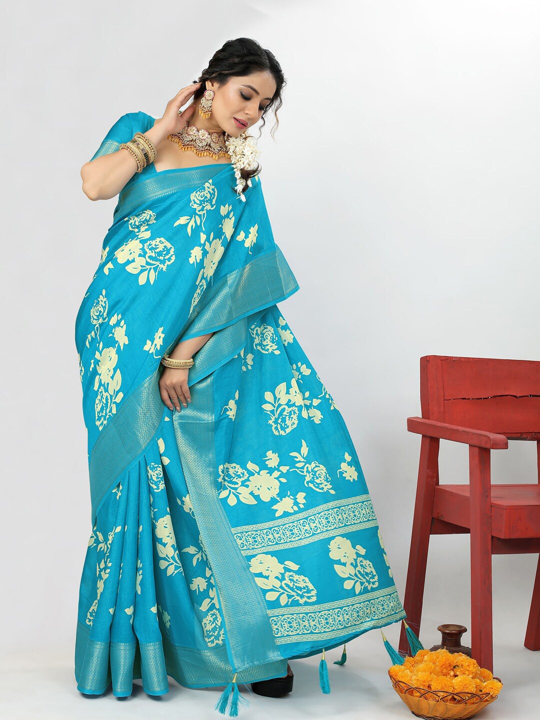 

Anouk Blue & Beige Floral Sungudi Saree